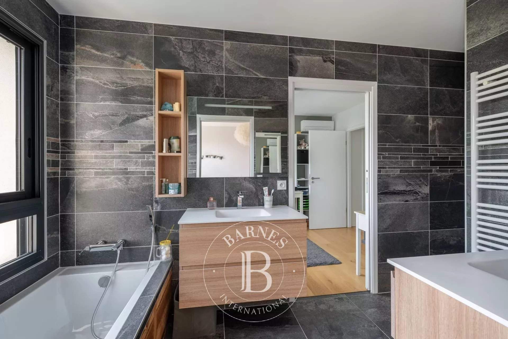 Coublevie  - Maison 7 Pièces 5 Chambres - picture 11