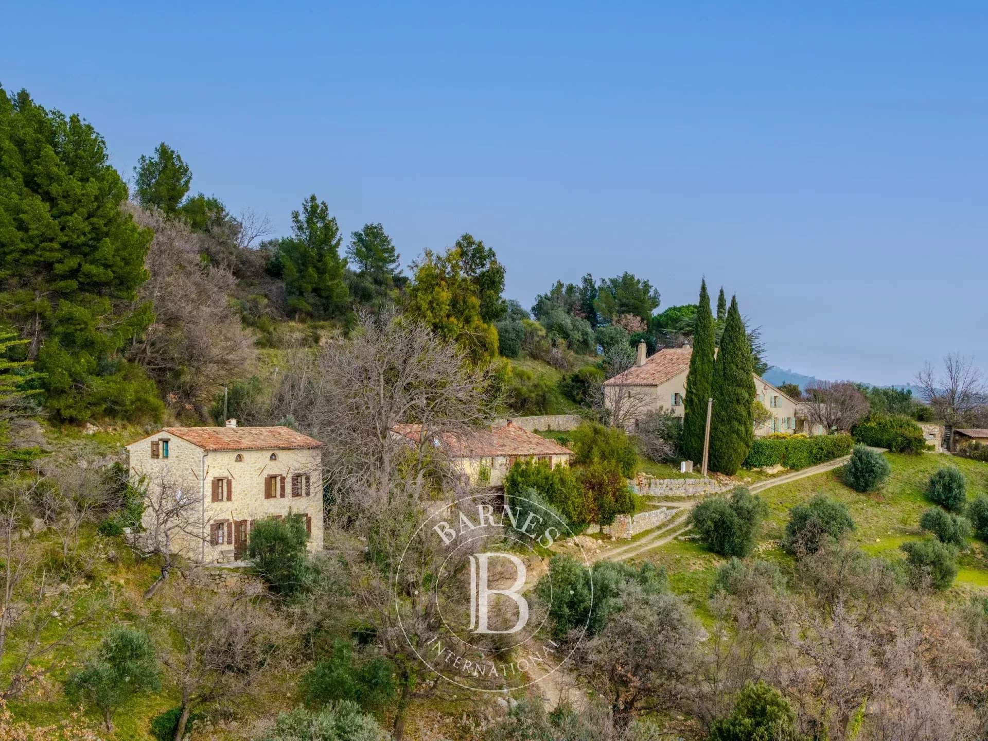 Seillans  - Property 11 Bedrooms - picture 4