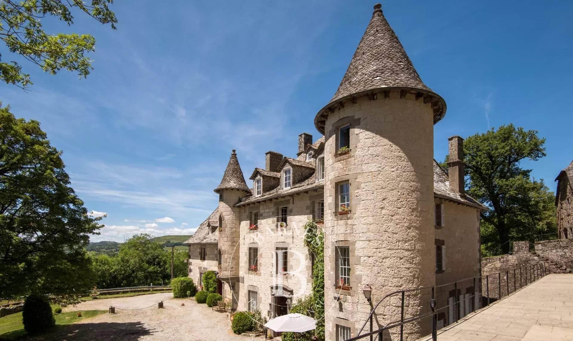 Aurillac  - Manoir 16 Pi&egrave;ces 11 Chambres - picture 2