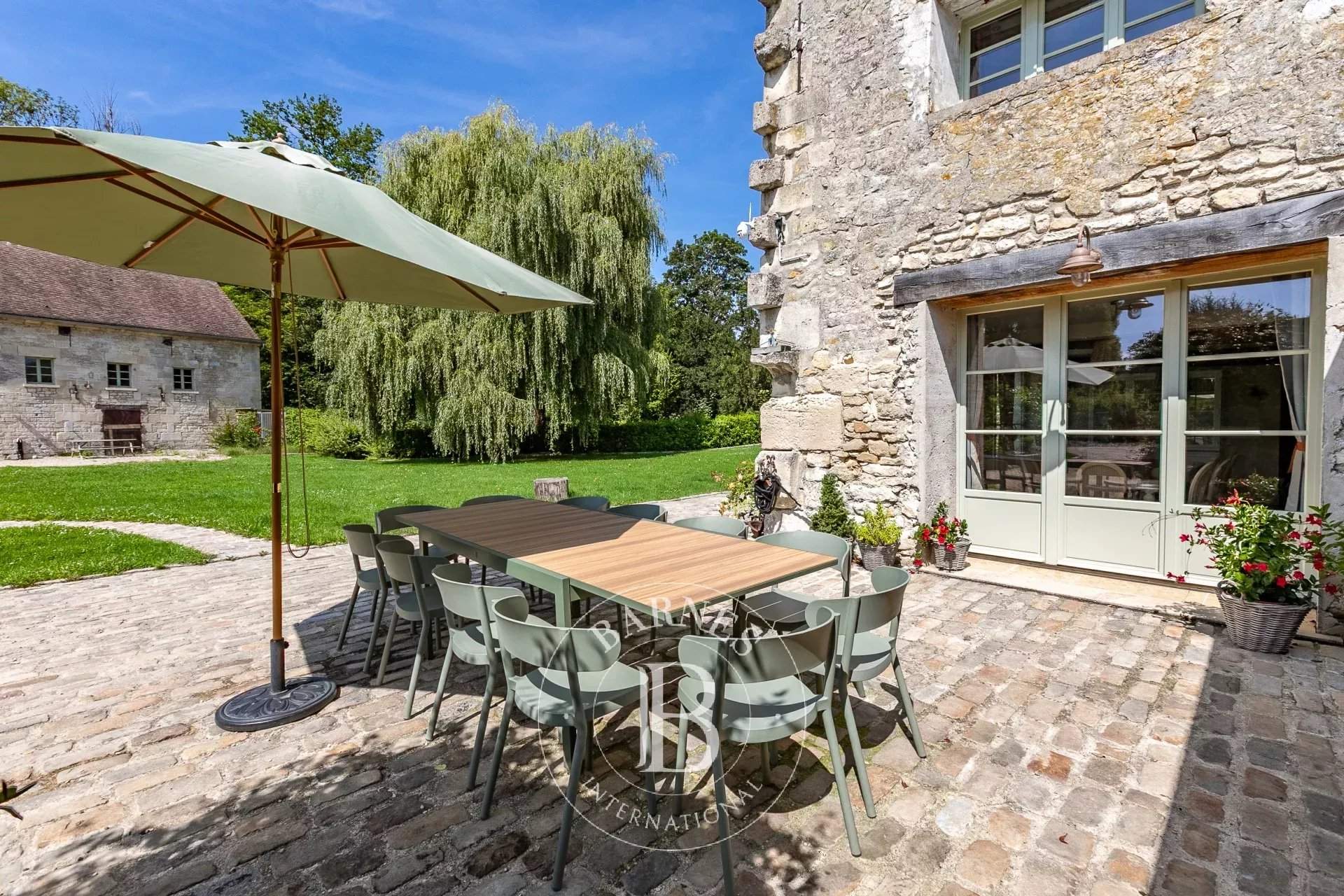 Senlis  - Property 5 Bedrooms - picture 15