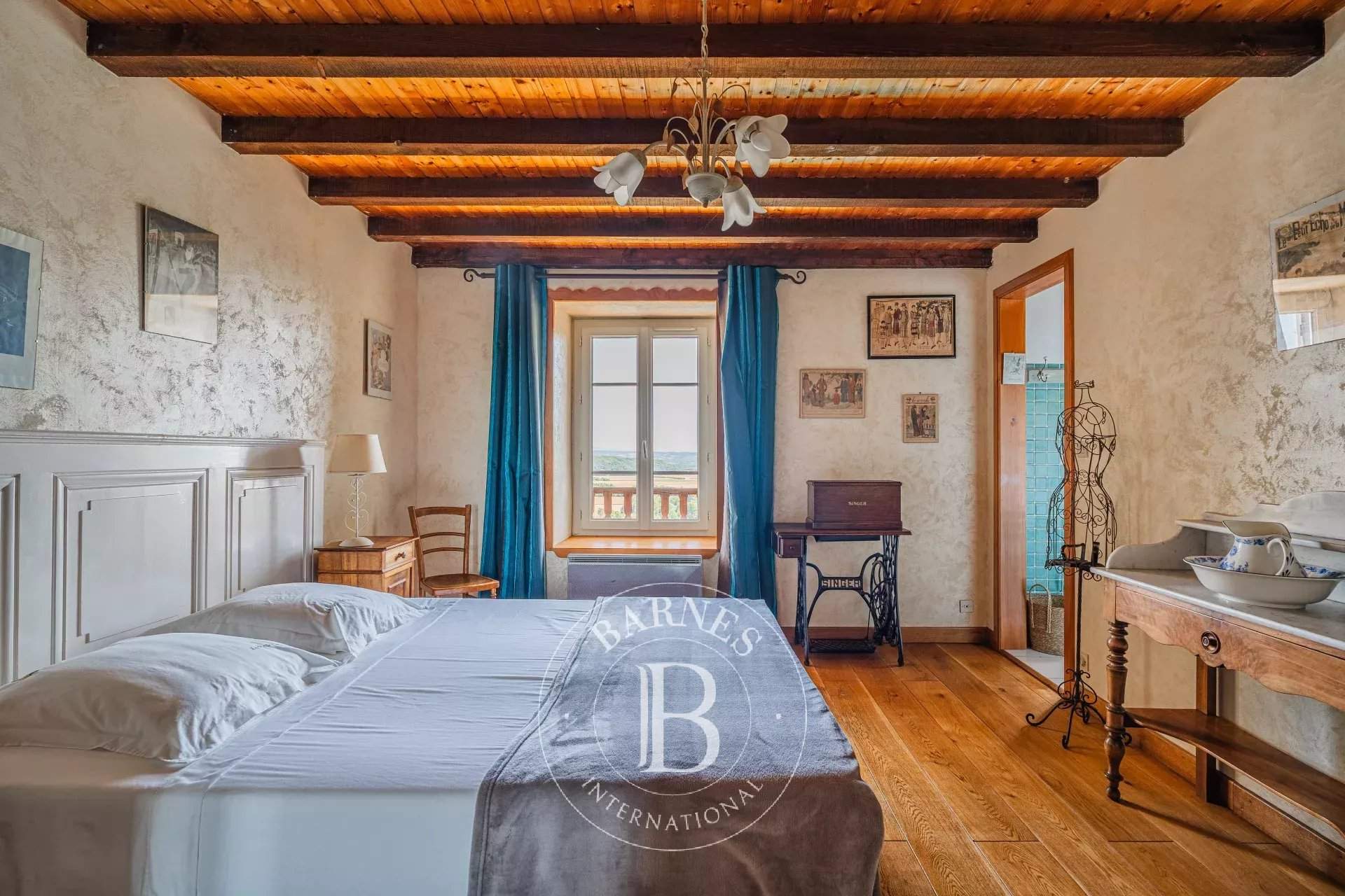 La Côte-Saint-André  - Maison 9 Pi&egrave;ces 5 Chambres - picture 16