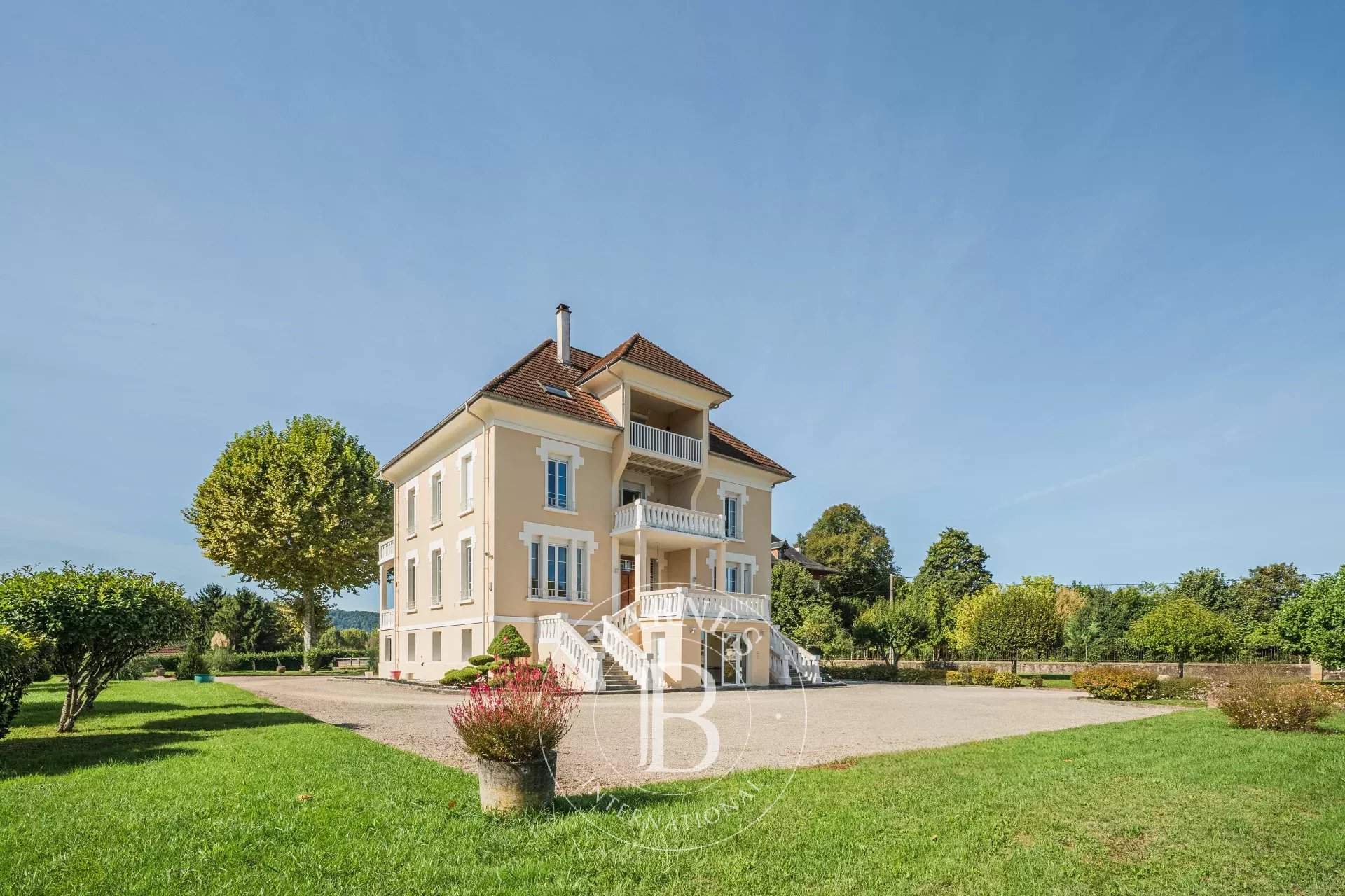 Le Pont-de-Beauvoisin  - Propriété 14 Pi&egrave;ces 6 Chambres - picture 1