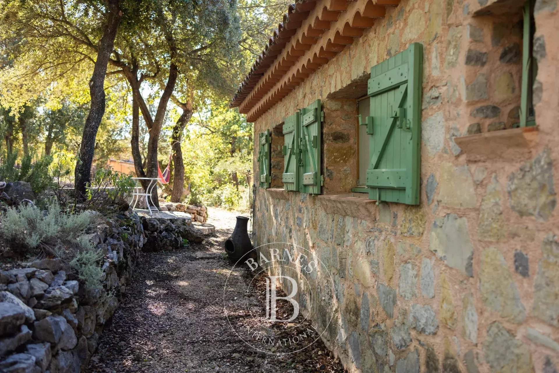 Entrecasteaux  - Property 7 Bedrooms - picture 8