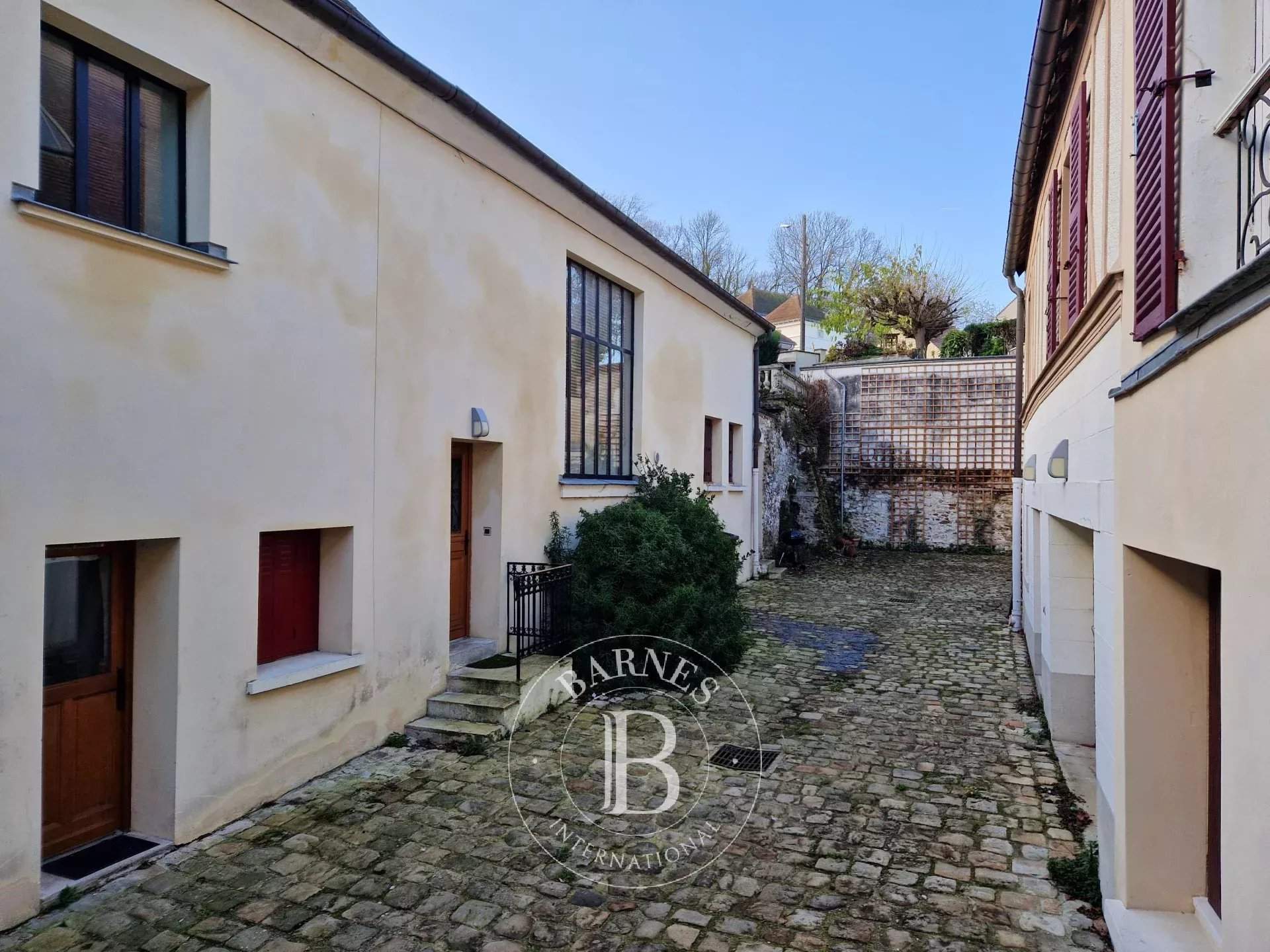 Écouen  - Immeuble  - picture 2