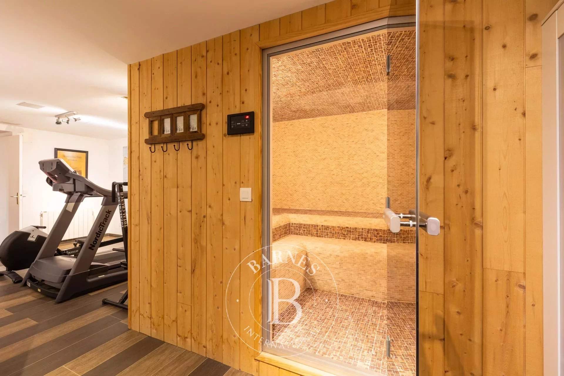 Adainville  - House 8 Bedrooms - picture 11