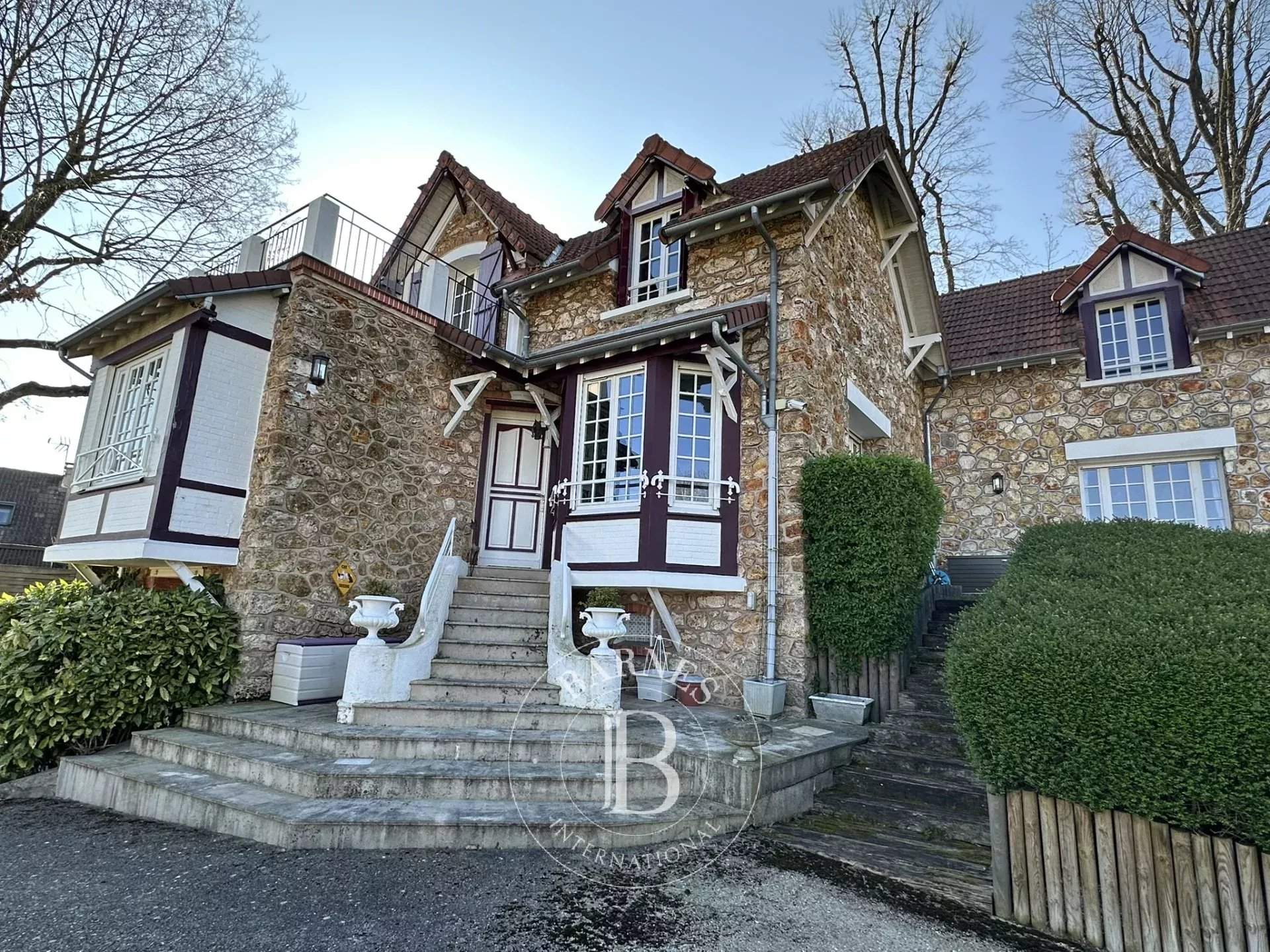 Villebon-sur-Yvette  - Maison 10 Pièces 4 Chambres - picture 1