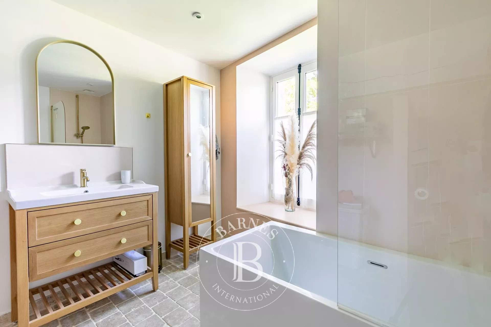 Senlis  - Property 5 Bedrooms - picture 14