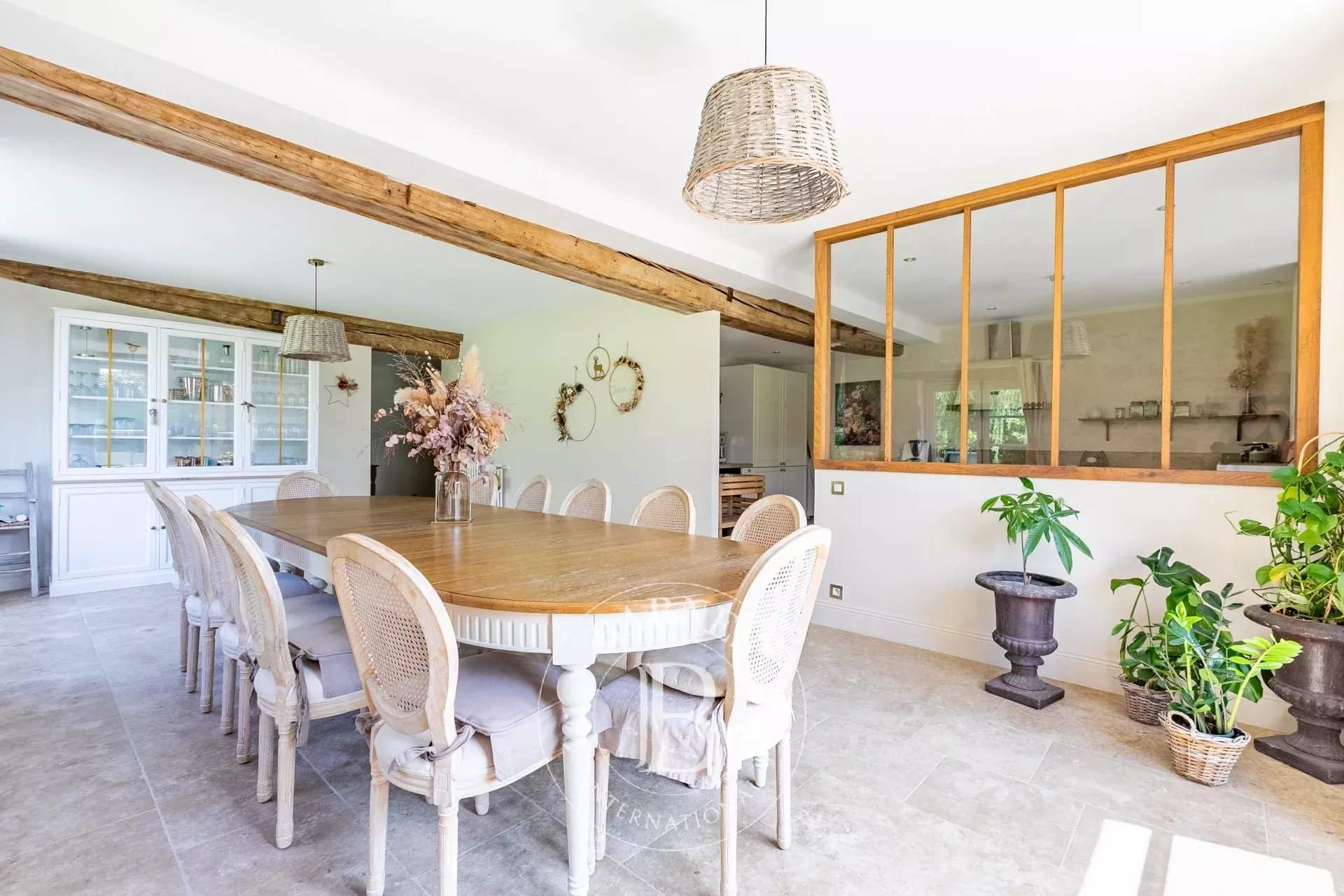 Senlis  - Property 5 Bedrooms - picture 4