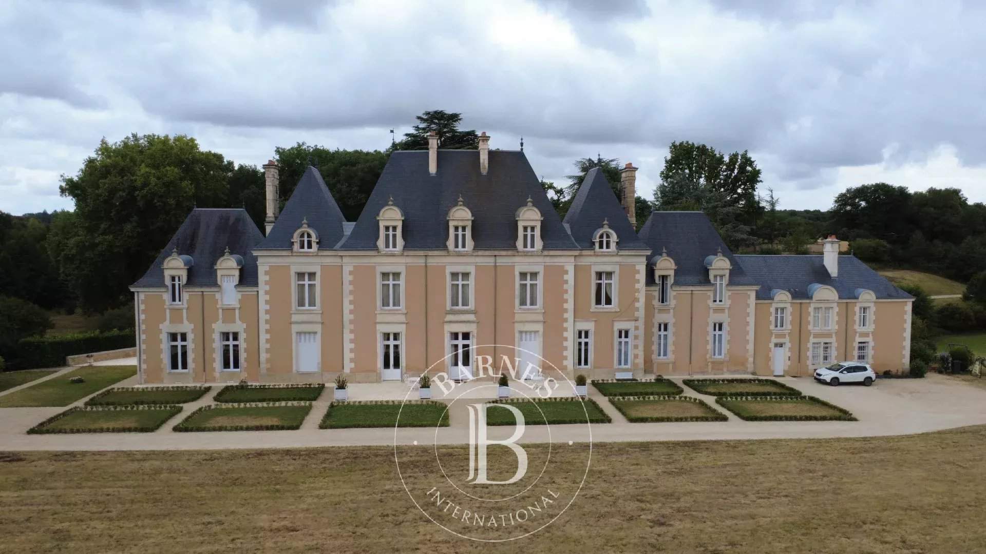 Poitiers  - Château 22 Pièces 12 Chambres - picture 19