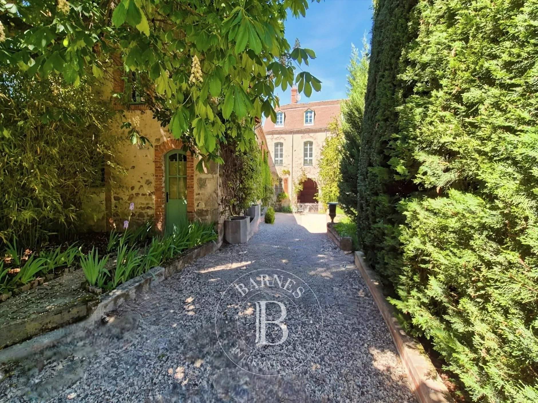 Ambert  - Maison 24 Pi&egrave;ces 11 Chambres - picture 5