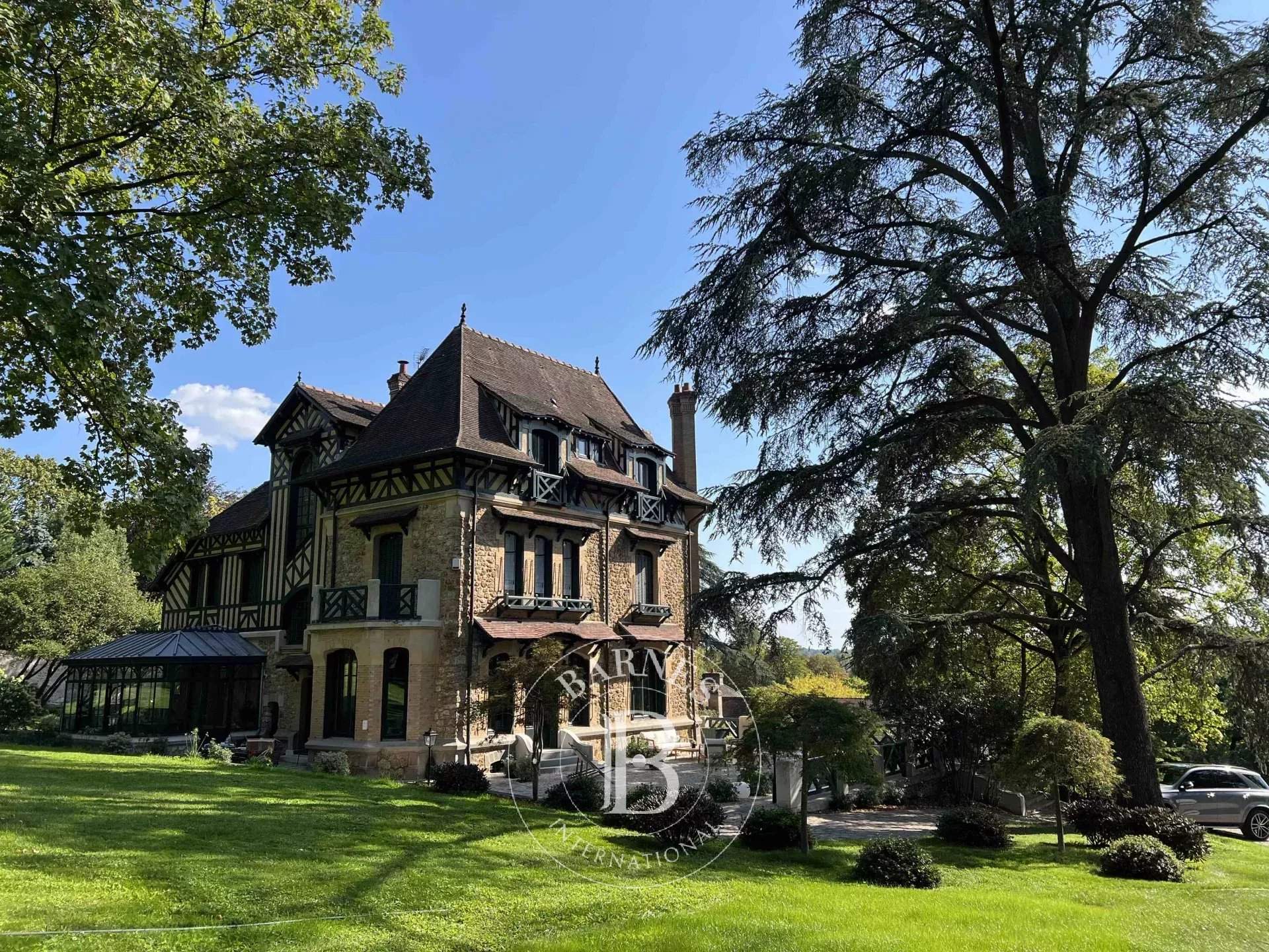 Yerres  - Maison 12 Pi&egrave;ces 7 Chambres - picture 1