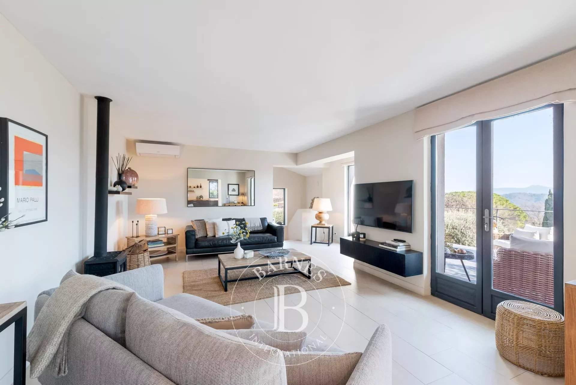 Bagnols-en-Forêt  - Maison 7 Pi&egrave;ces 3 Chambres - picture 15