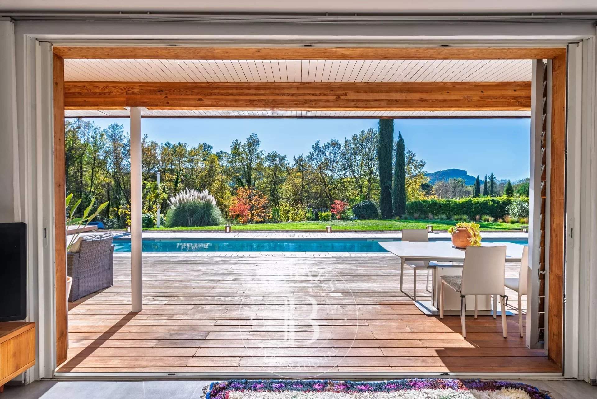 Bagnols-en-Forêt  - Villa 10 Pi&egrave;ces 4 Chambres - picture 12