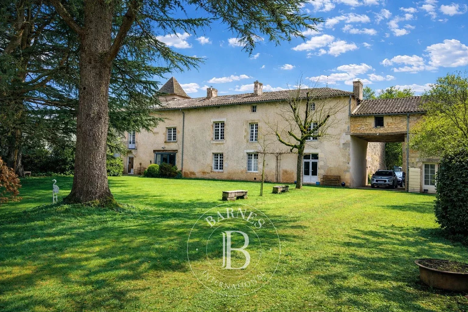 Poitiers  - Maison 8 Pi&egrave;ces 5 Chambres - picture 1