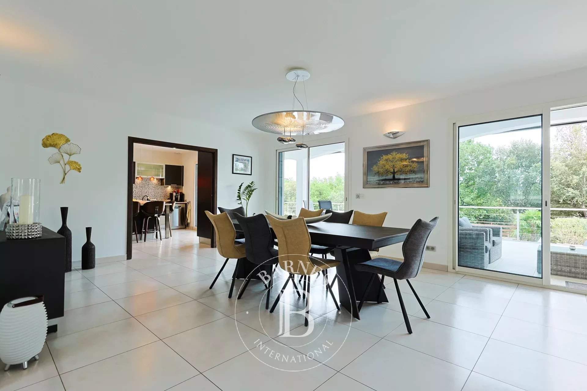 Saint-Maximin-la-Sainte-Baume  - Villa 7 Pièces 4 Chambres - picture 8