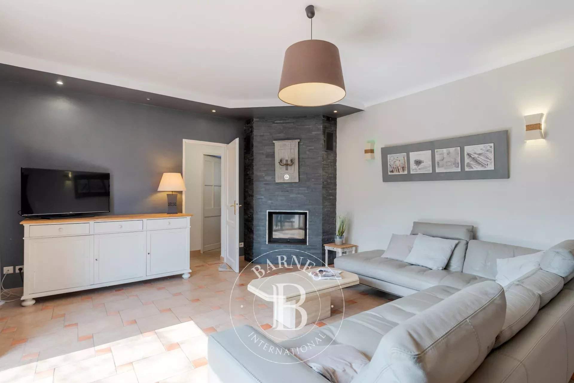 Bagnols-en-Forêt  - Maison d'hôtes 12 Pi&egrave;ces 7 Chambres - picture 10