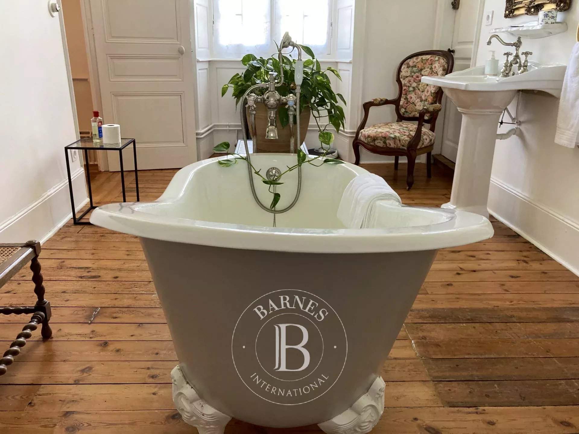 Isigny-le-Buat  - Château 18 Pièces - picture 17