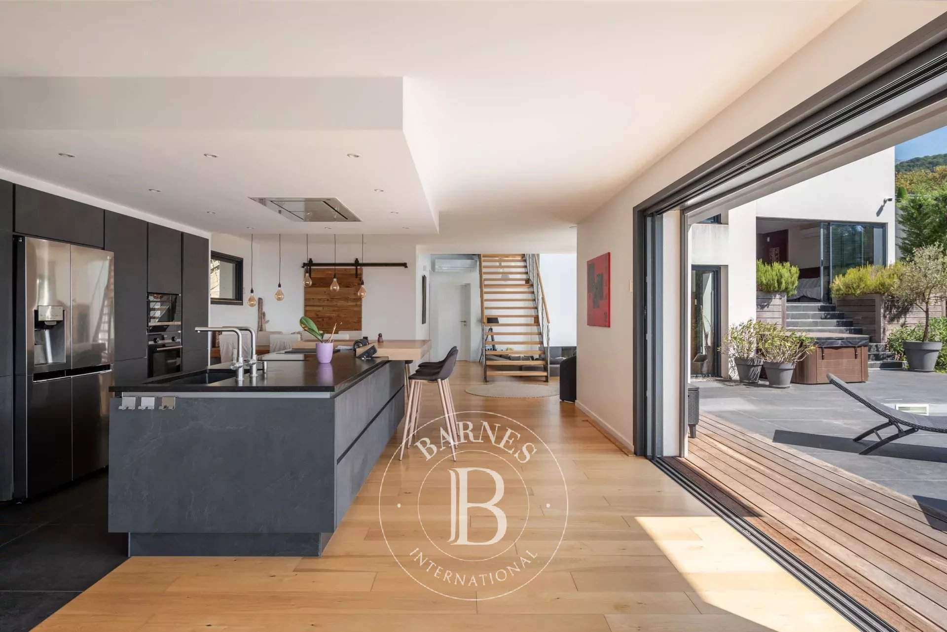 Coublevie  - Maison 7 Pièces 5 Chambres - picture 3