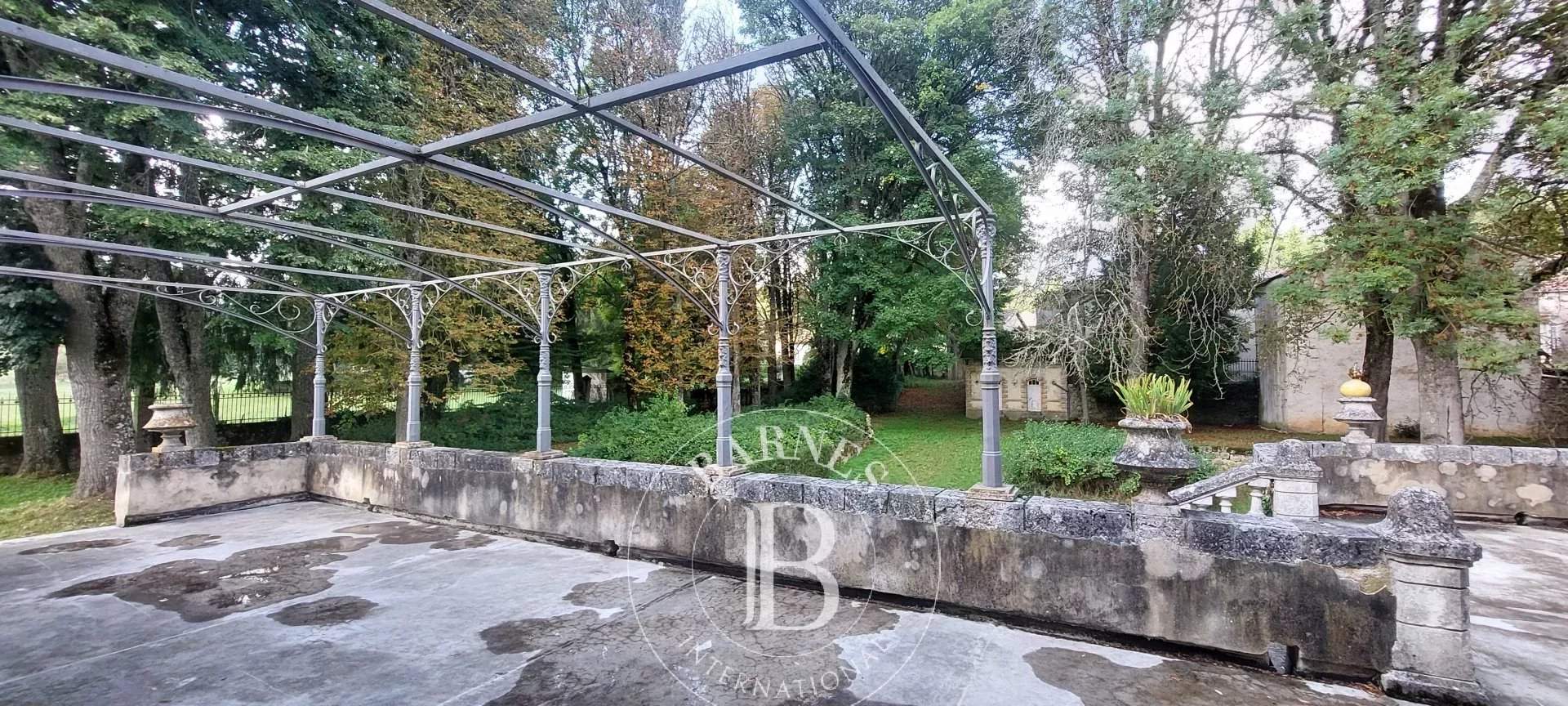 La Cavalerie  - Maison 11 Pi&egrave;ces 6 Chambres - picture 1