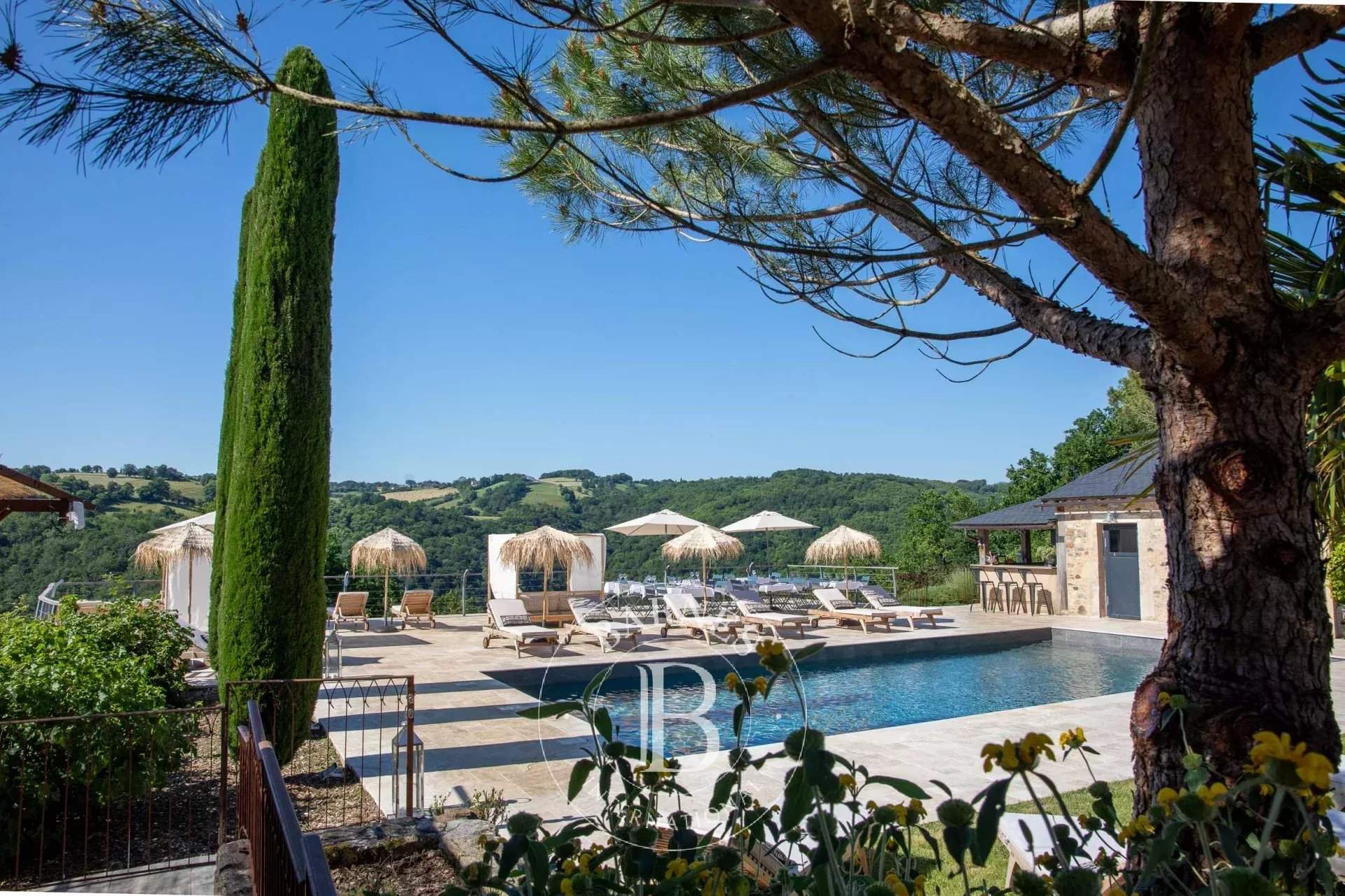 Rodez  - Propriété 22 Pièces 15 Chambres - picture 2