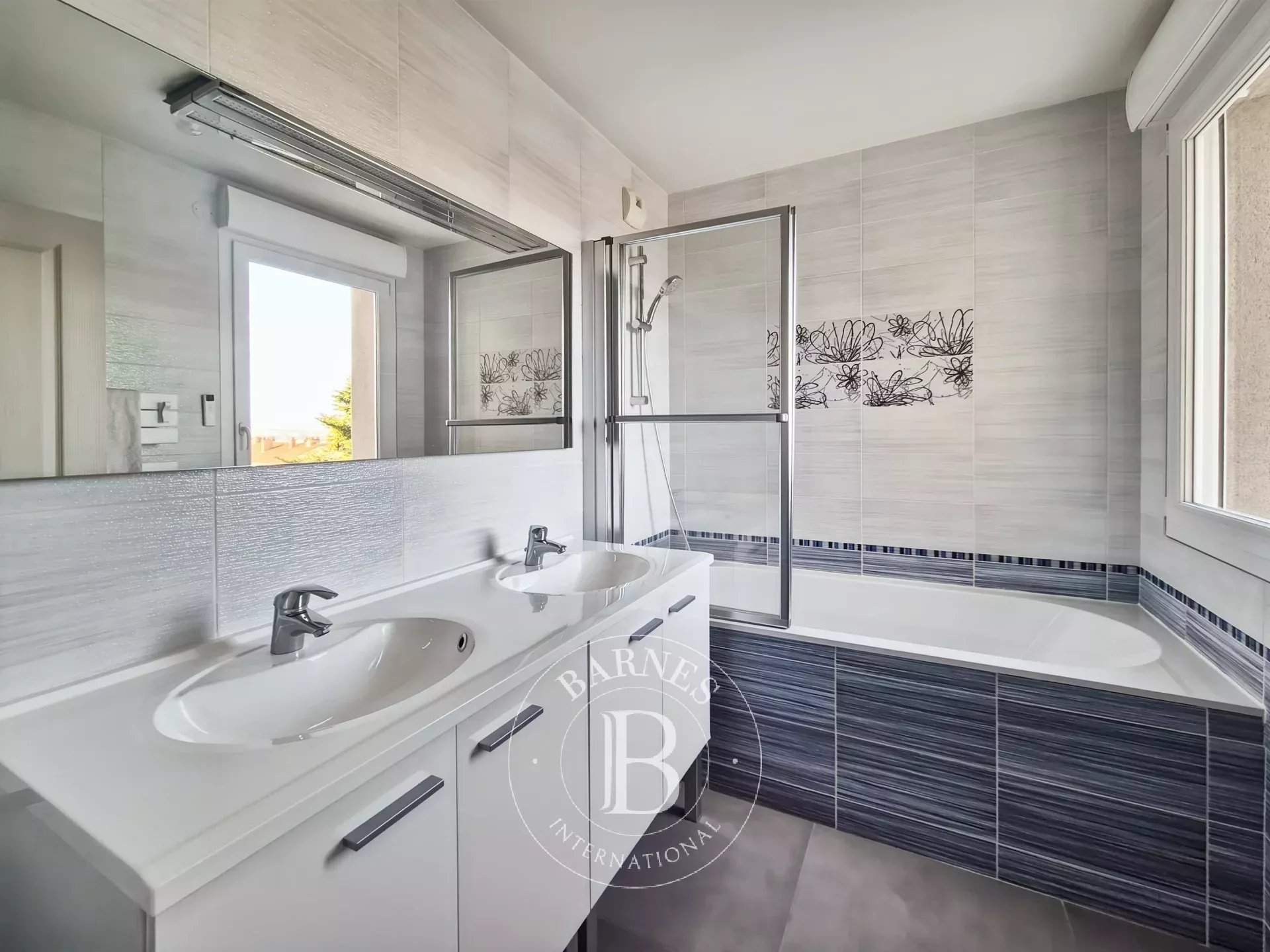 Clermont-Ferrand  - Appartement 6 Pi&egrave;ces 4 Chambres - picture 9