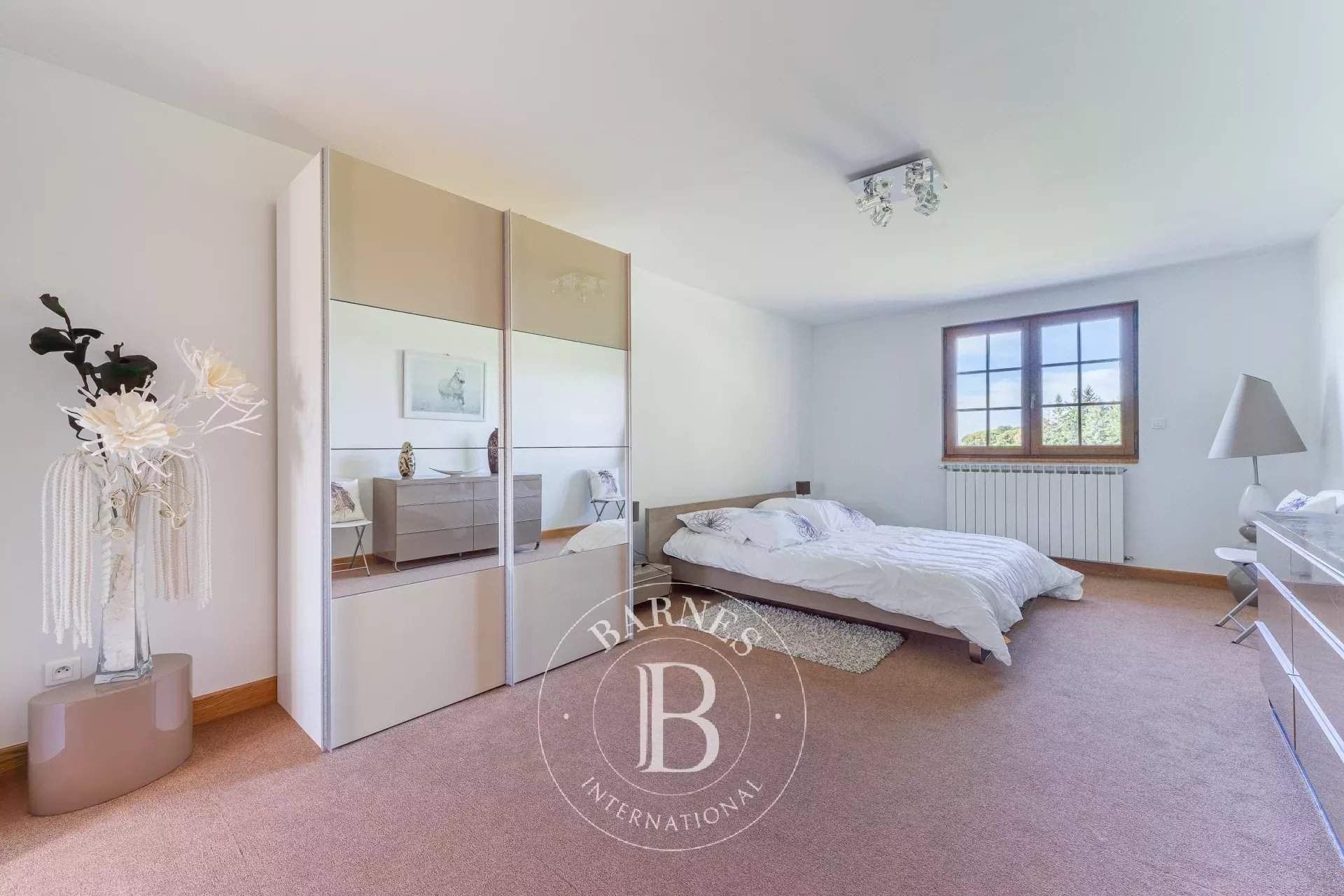 La Chapelle-de-la-Tour  - Maison 10 Pi&egrave;ces 9 Chambres - picture 7