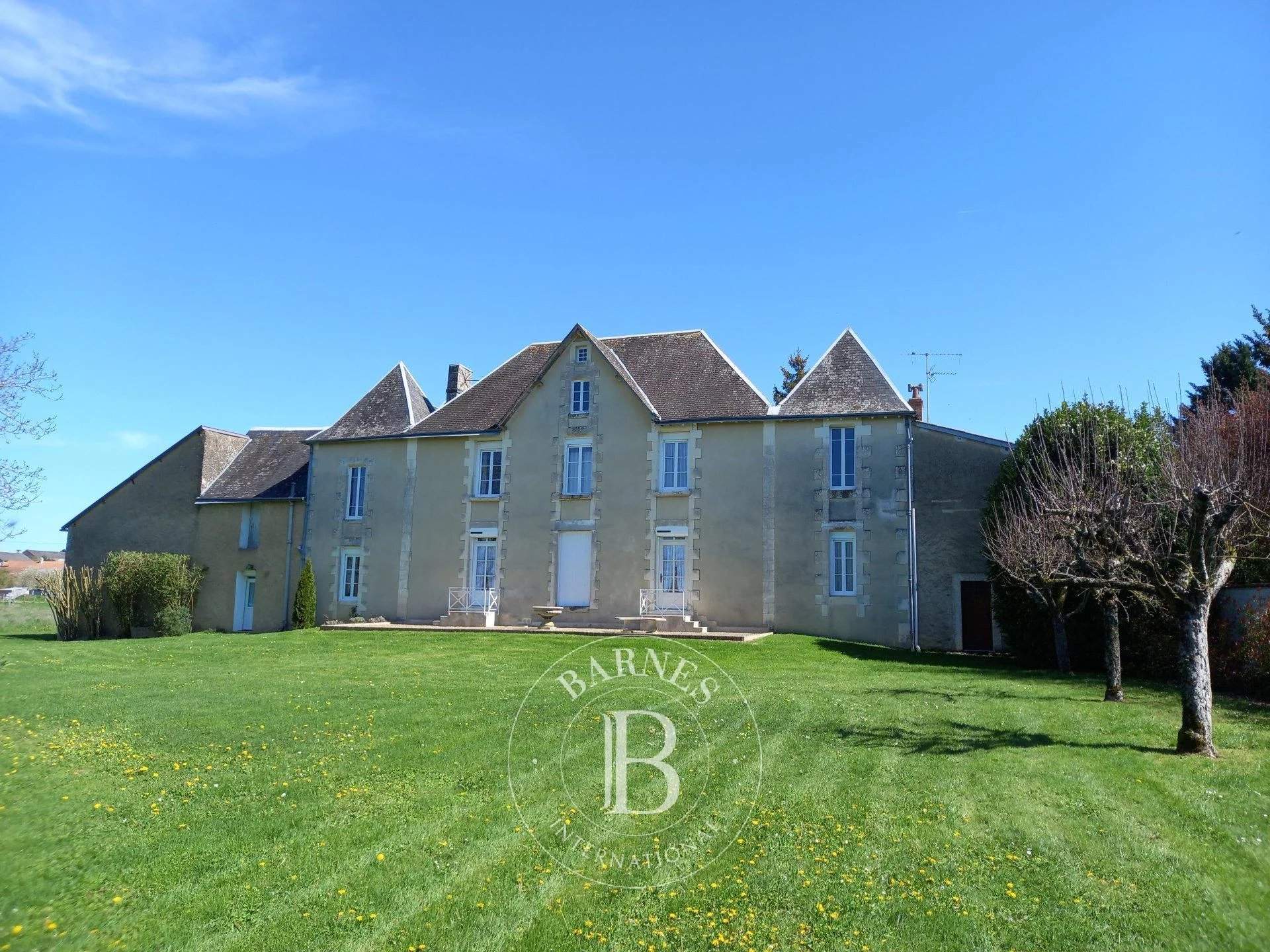 Mirebeau  - House 4 Bedrooms - picture 2