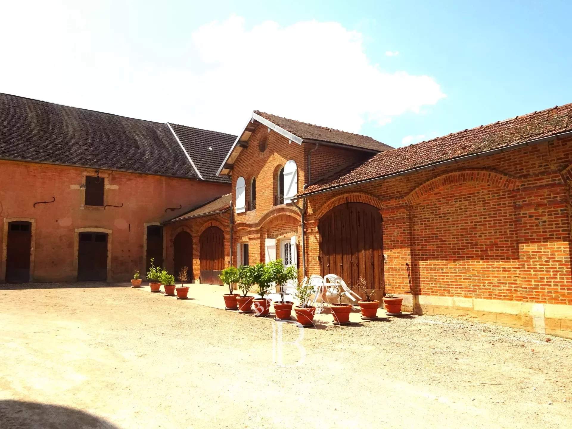 Avallon  - Château 35 Pi&egrave;ces 25 Chambres - picture 8