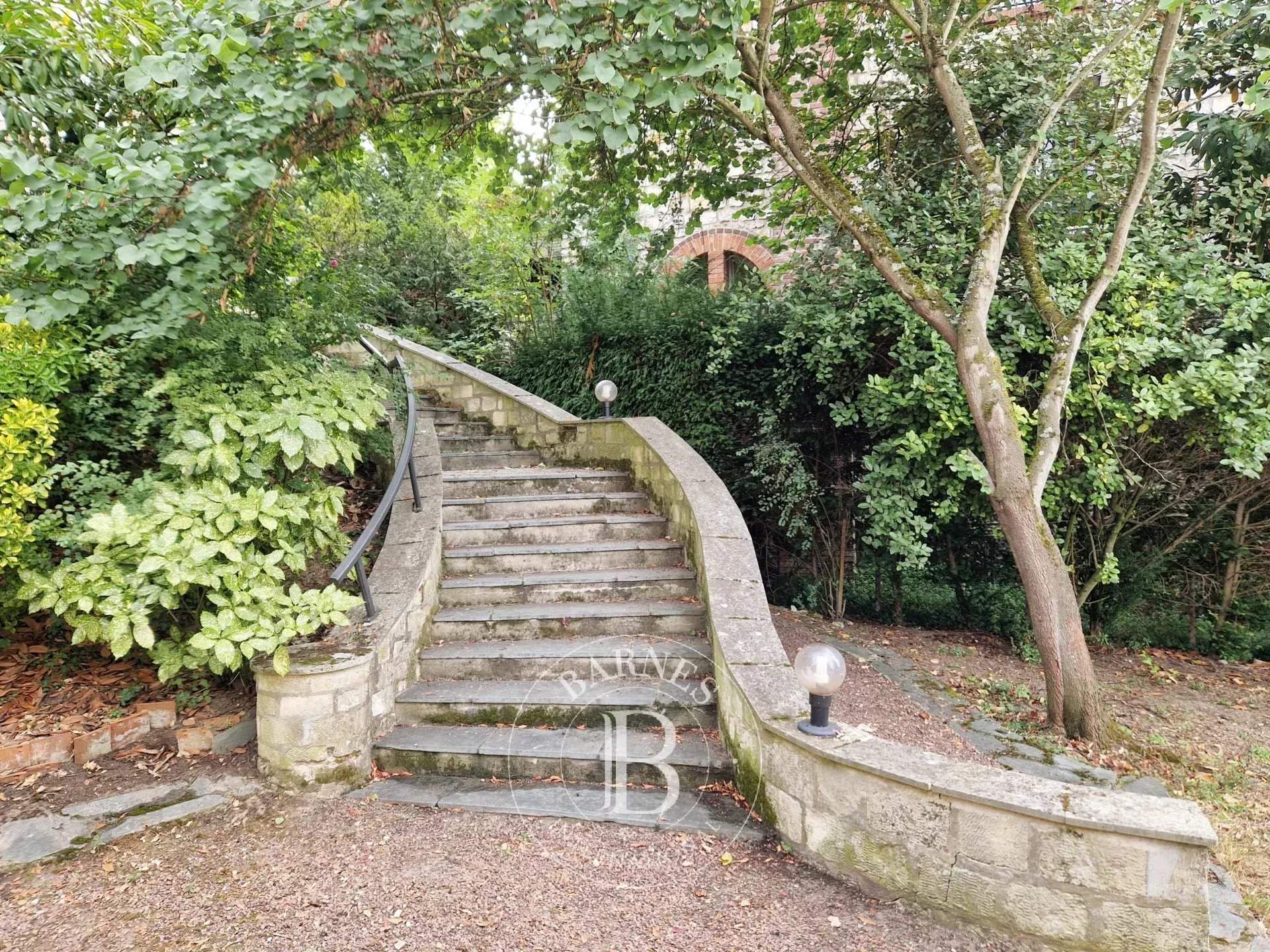 Montmorency  - Maison 9 Pi&egrave;ces 2 Chambres - picture 16