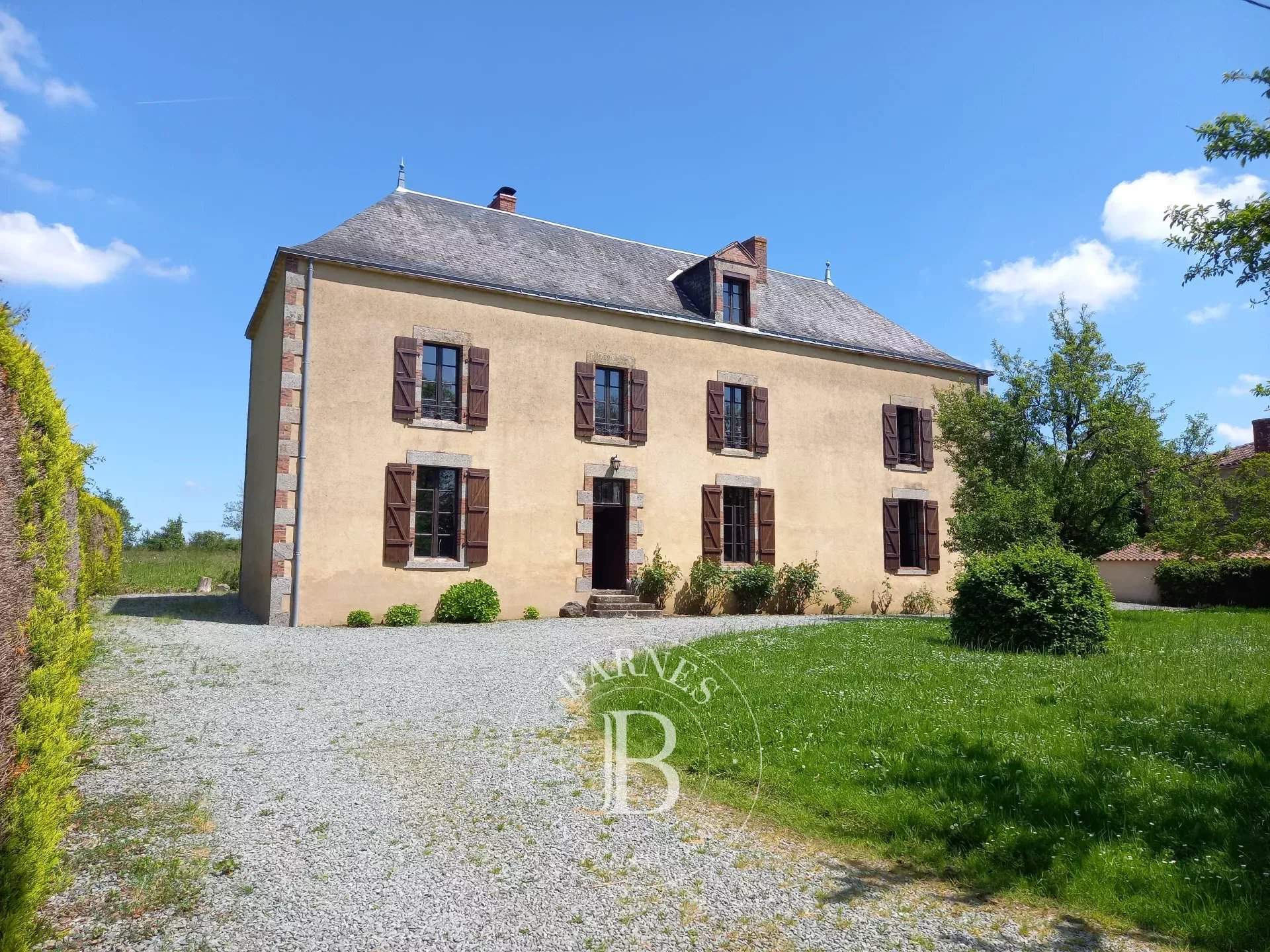 Pouzauges  - House 8 Bedrooms - picture 10