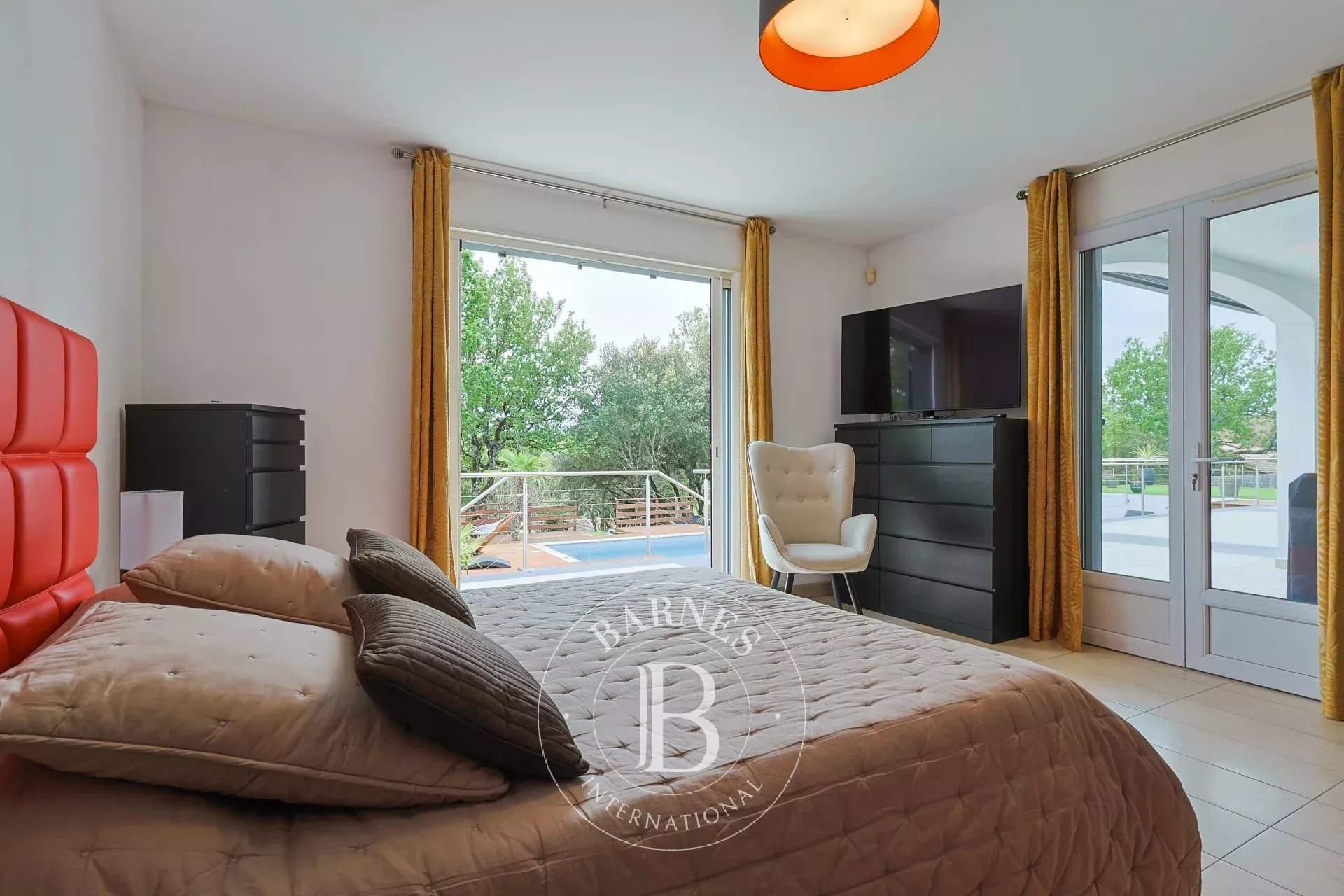 Saint-Maximin-la-Sainte-Baume  - Villa 7 Pièces 4 Chambres - picture 15