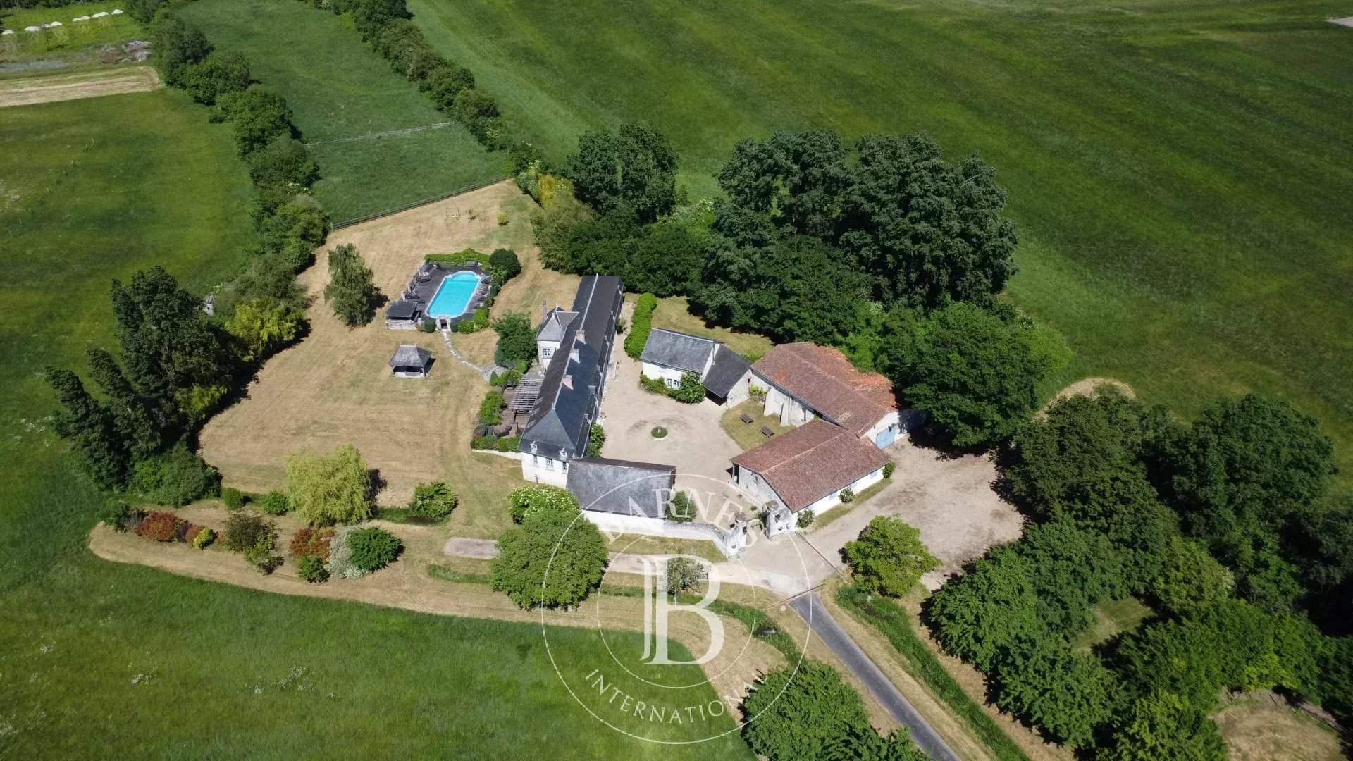 Richelieu  - Propriété 15 Pi&egrave;ces 10 Chambres - picture 4