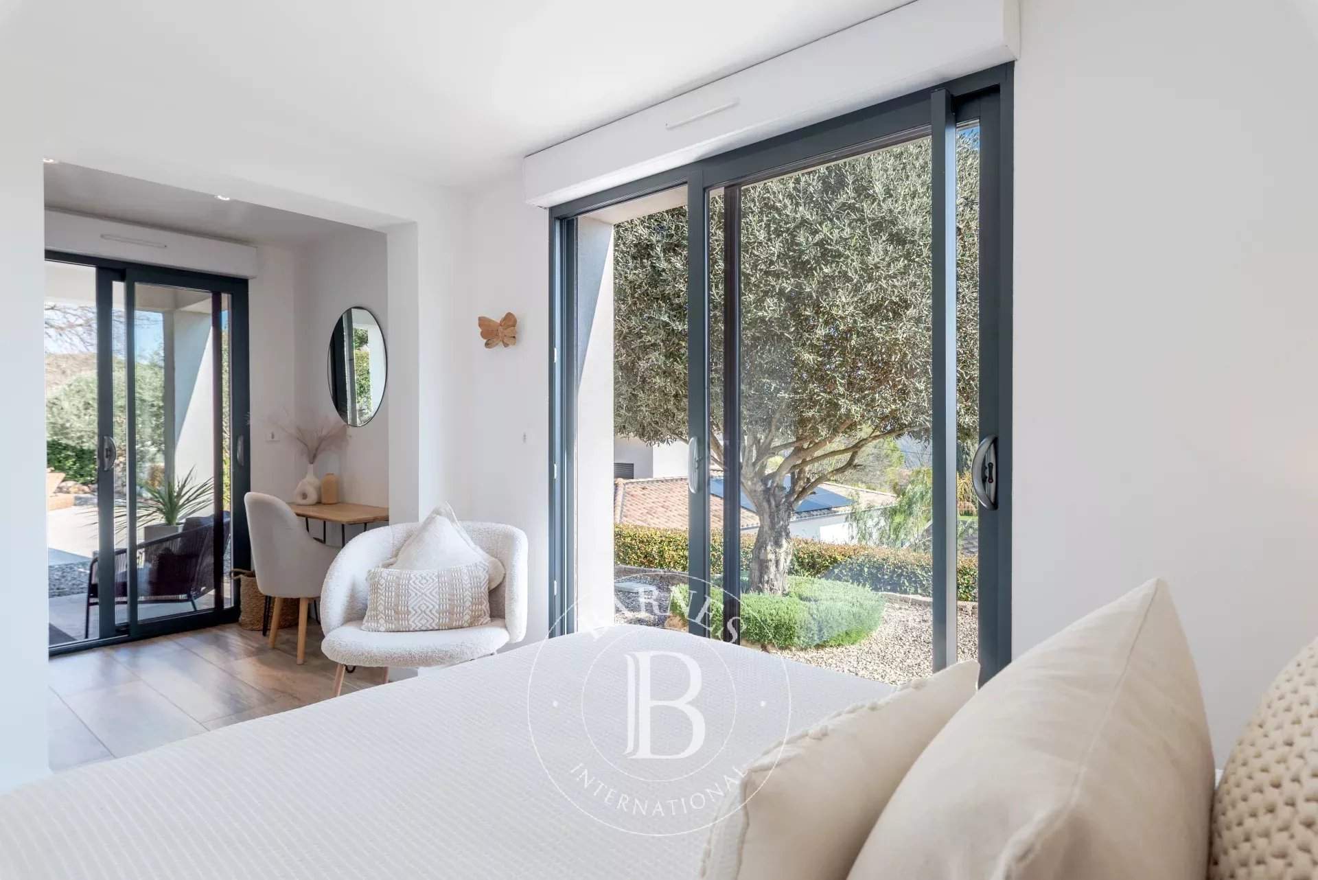 Bagnols-en-Forêt  - Maison 7 Pi&egrave;ces 3 Chambres - picture 20