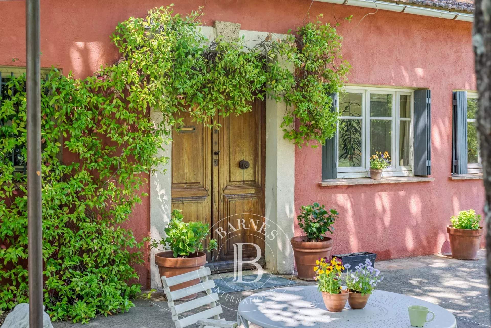 Salernes  - Maison d'hôtes 10 Pi&egrave;ces 6 Chambres - picture 4