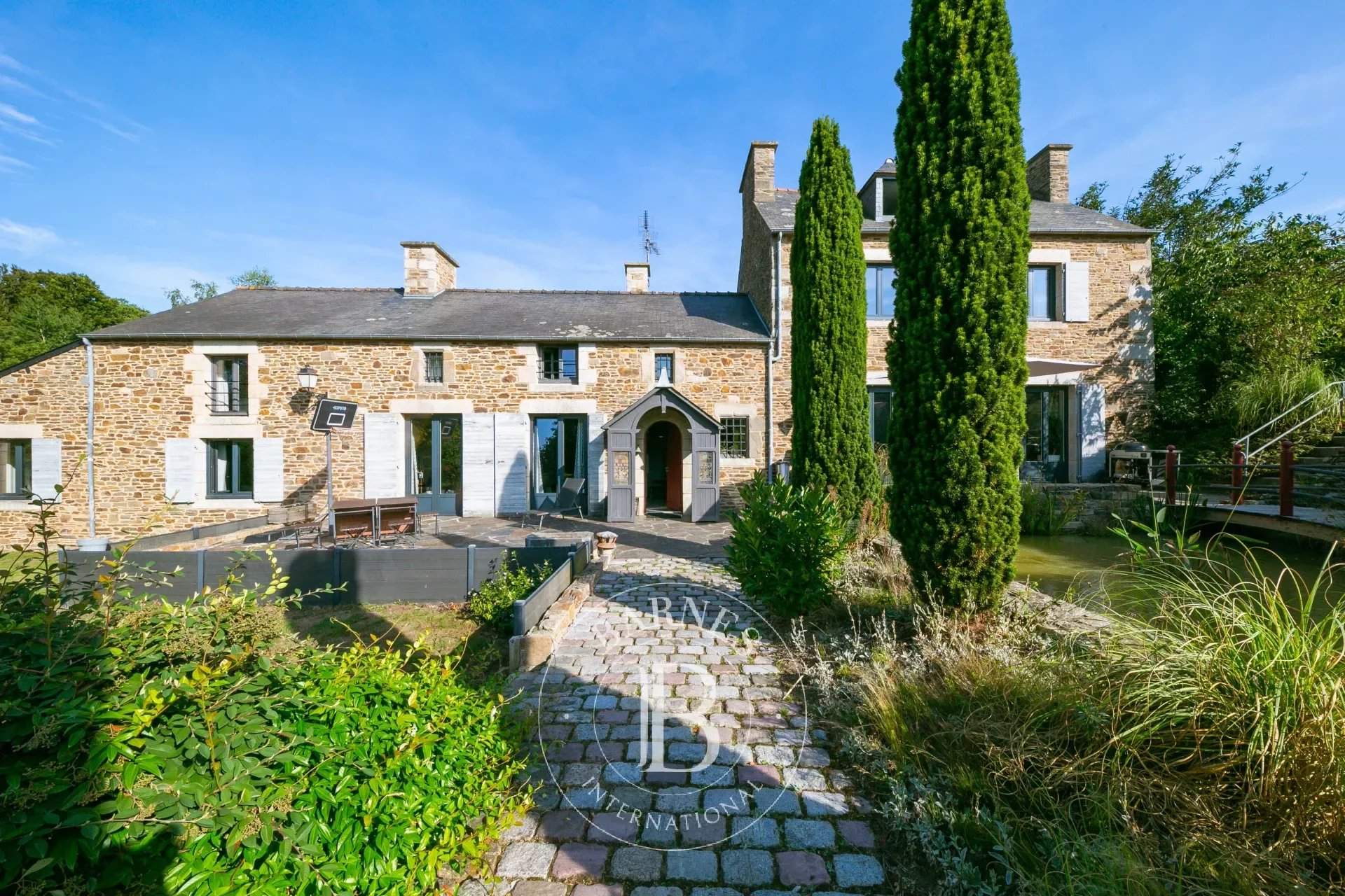 Dinan  - Property 10 Bedrooms - picture 1