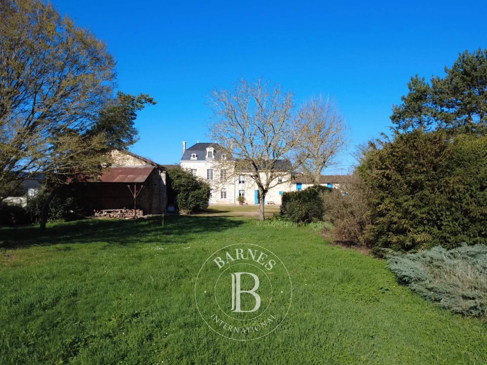 Loudun  - Maison 10 Pi&egrave;ces 7 Chambres - picture 2