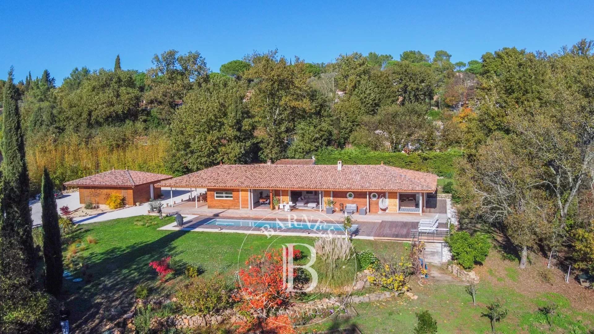 Bagnols-en-Forêt  - Villa 10 Pi&egrave;ces 4 Chambres - picture 4