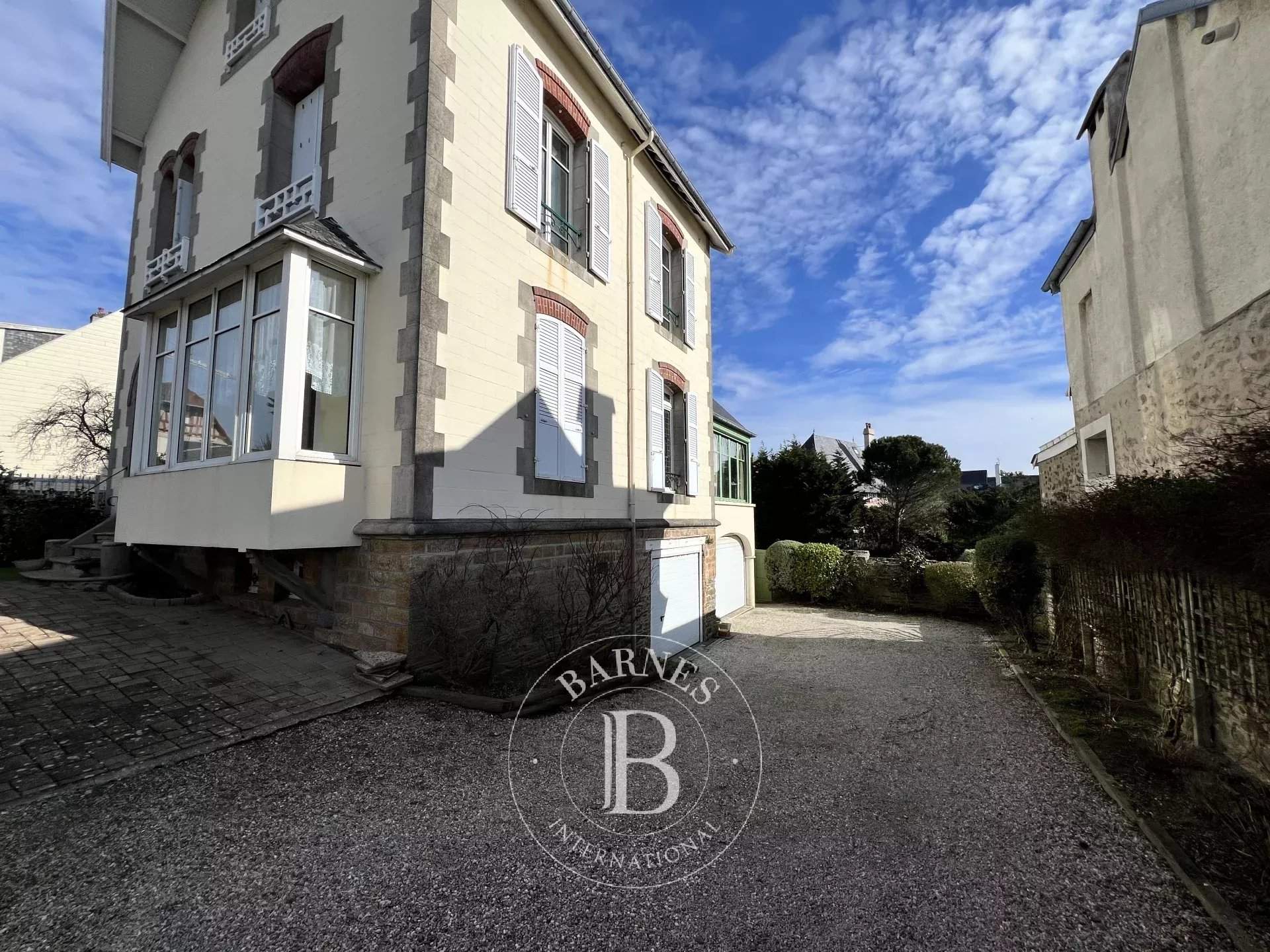 Granville  - Villa 7 Pi&egrave;ces 5 Chambres - picture 4