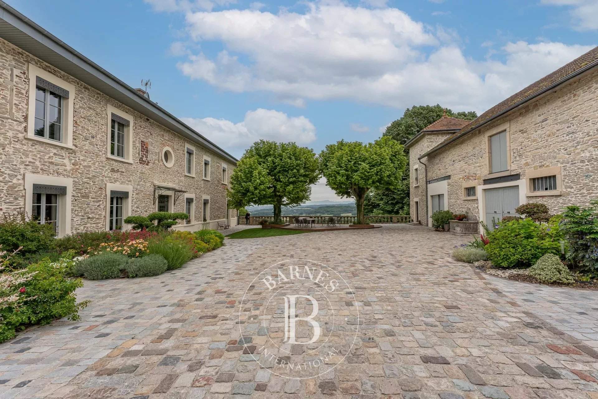 Maubec  - Bed and breakfast 6 Bedrooms - picture 1