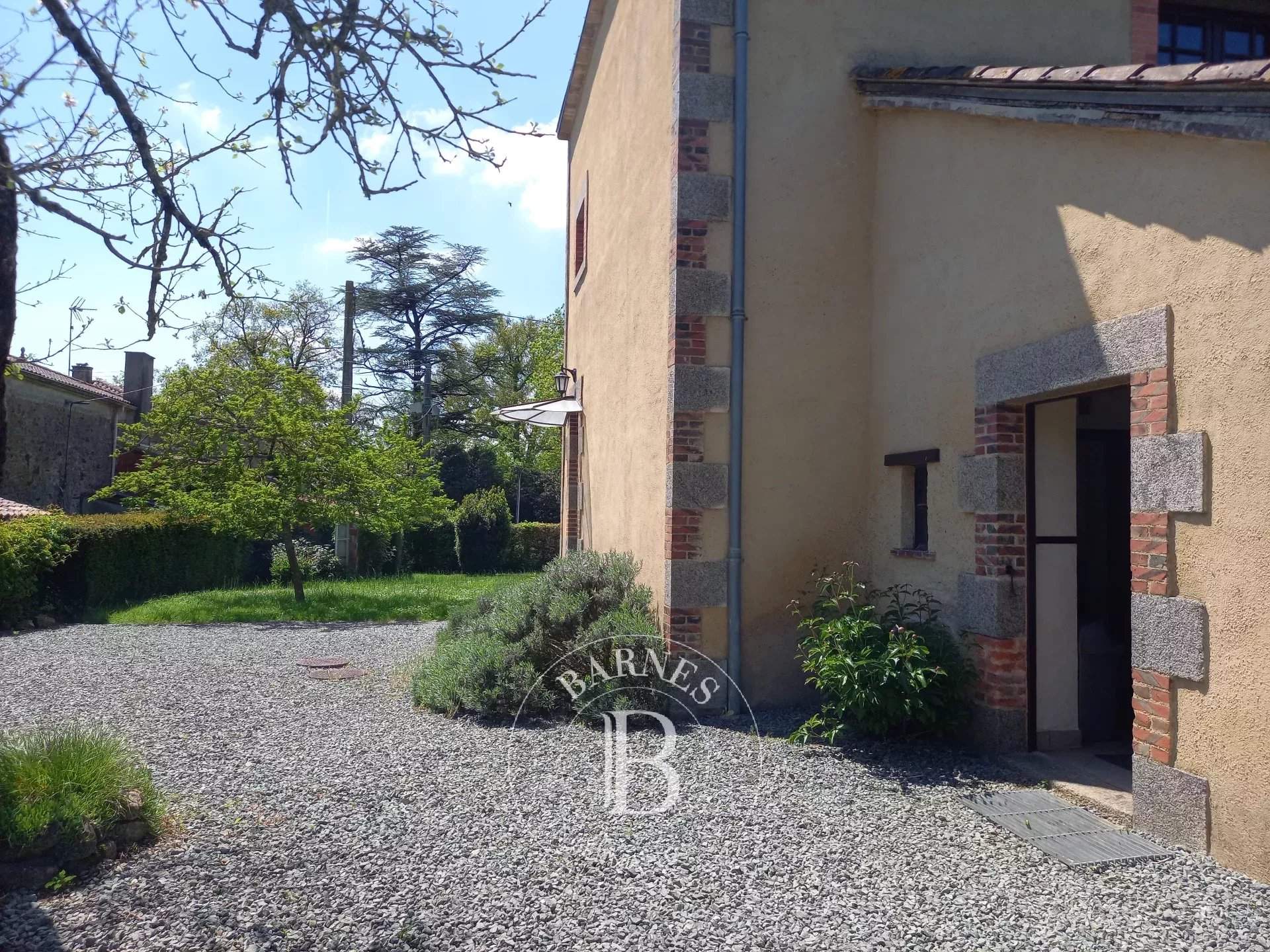 Pouzauges  - House 8 Bedrooms - picture 11