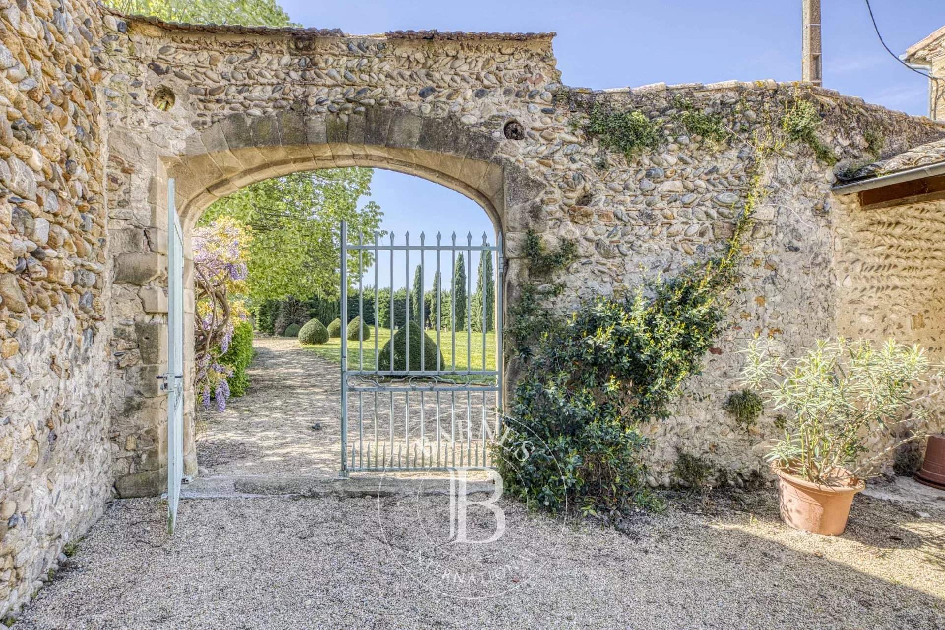 Valence  - Maison 23 Pi&egrave;ces 13 Chambres - picture 12