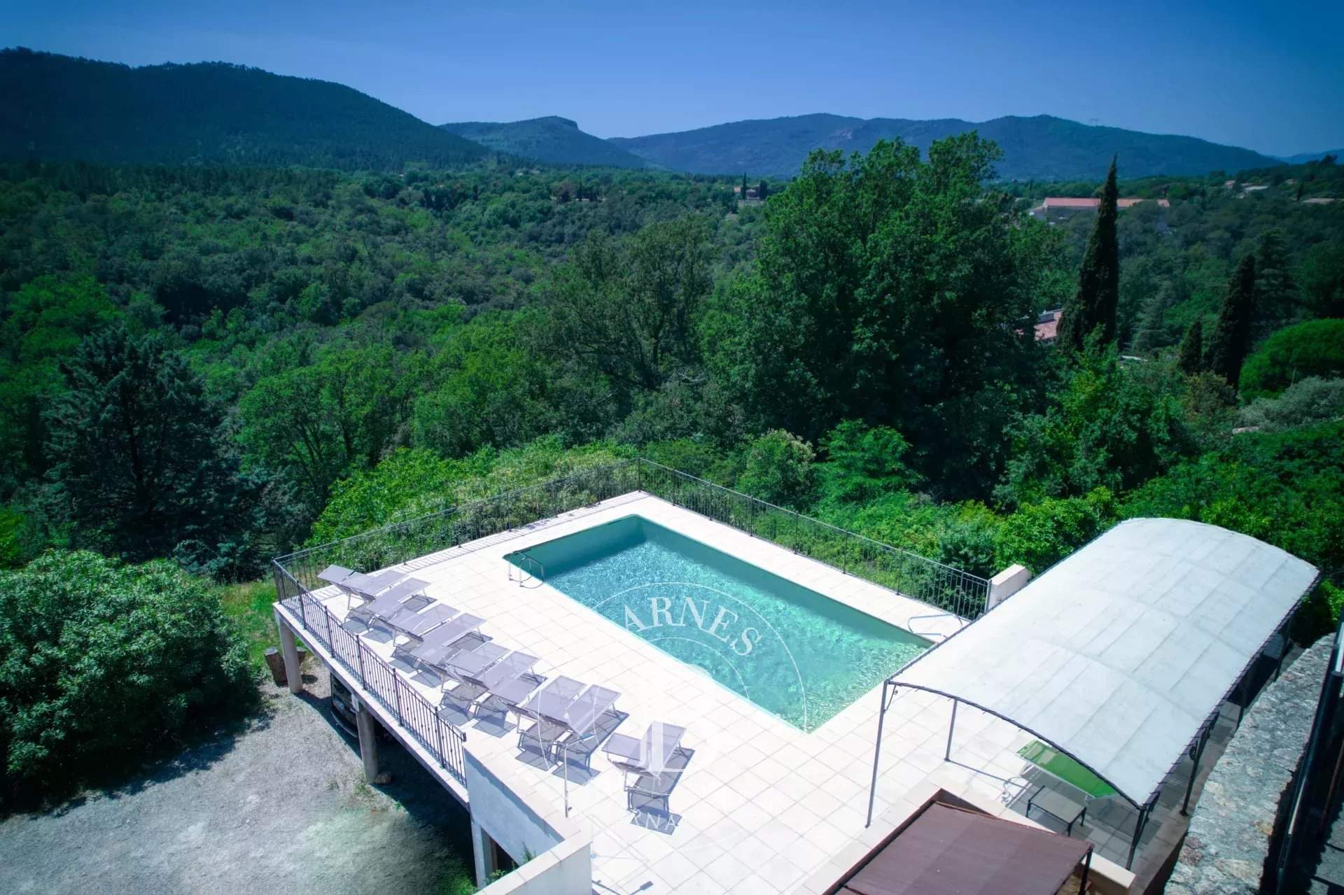 Bagnols-en-Forêt  - Maison d'hôtes 17 Pi&egrave;ces 14 Chambres - picture 1