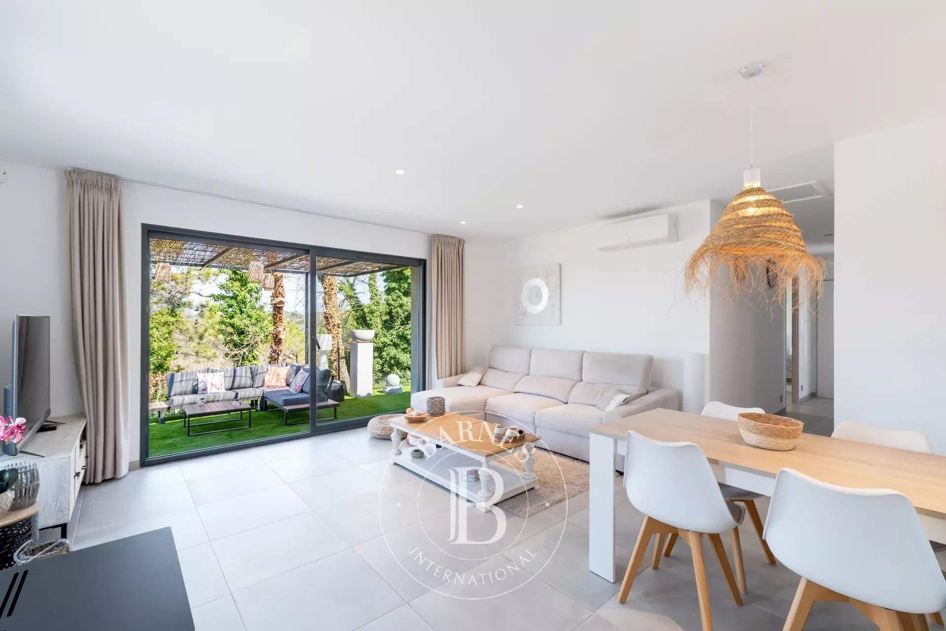 Bagnols-en-Forêt  - Maison d'hôtes 12 Pi&egrave;ces 7 Chambres - picture 19