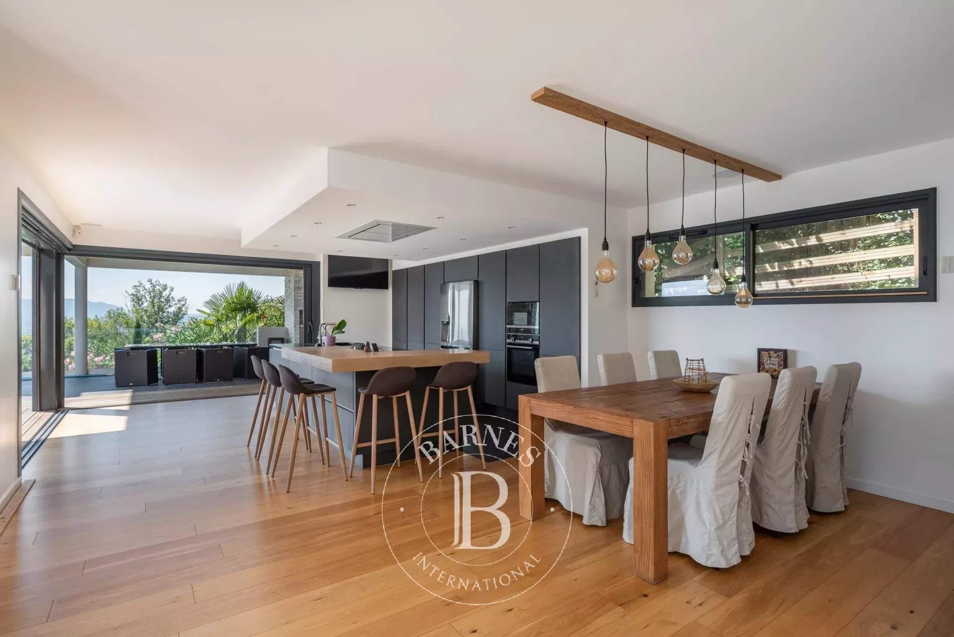 Coublevie  - Maison 7 Pièces 5 Chambres - picture 4