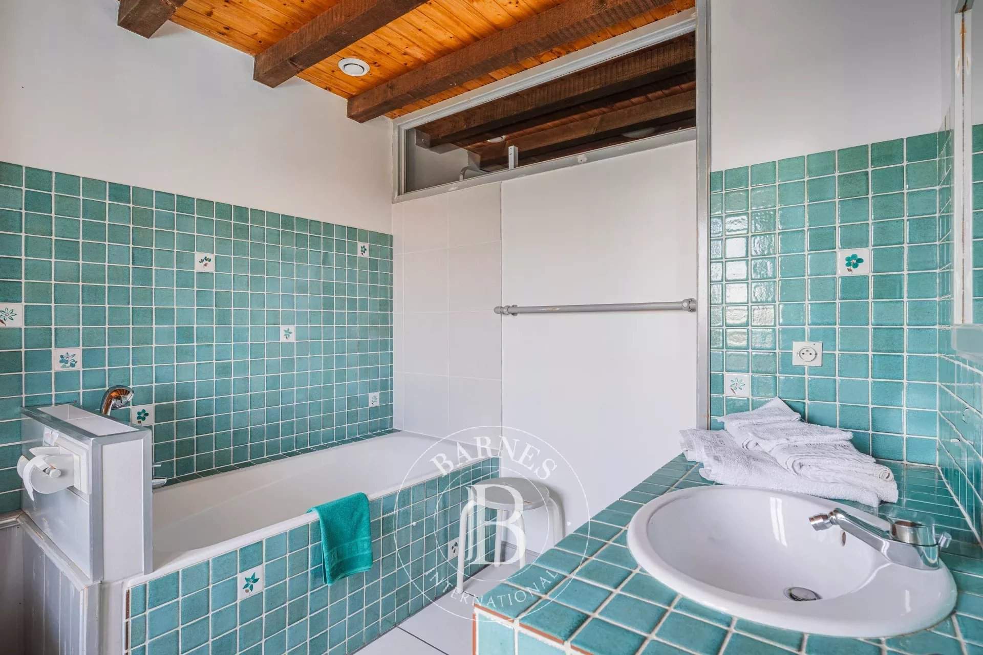 La Côte-Saint-André  - Maison 9 Pi&egrave;ces 5 Chambres - picture 17