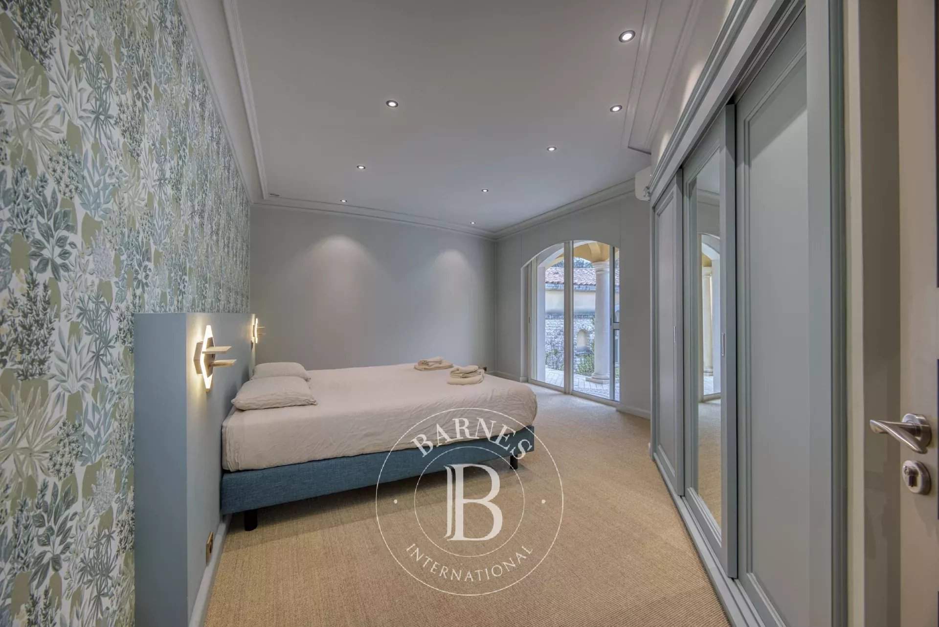 Suze-la-Rousse  - Maison 30 Pièces 11 Chambres - picture 16