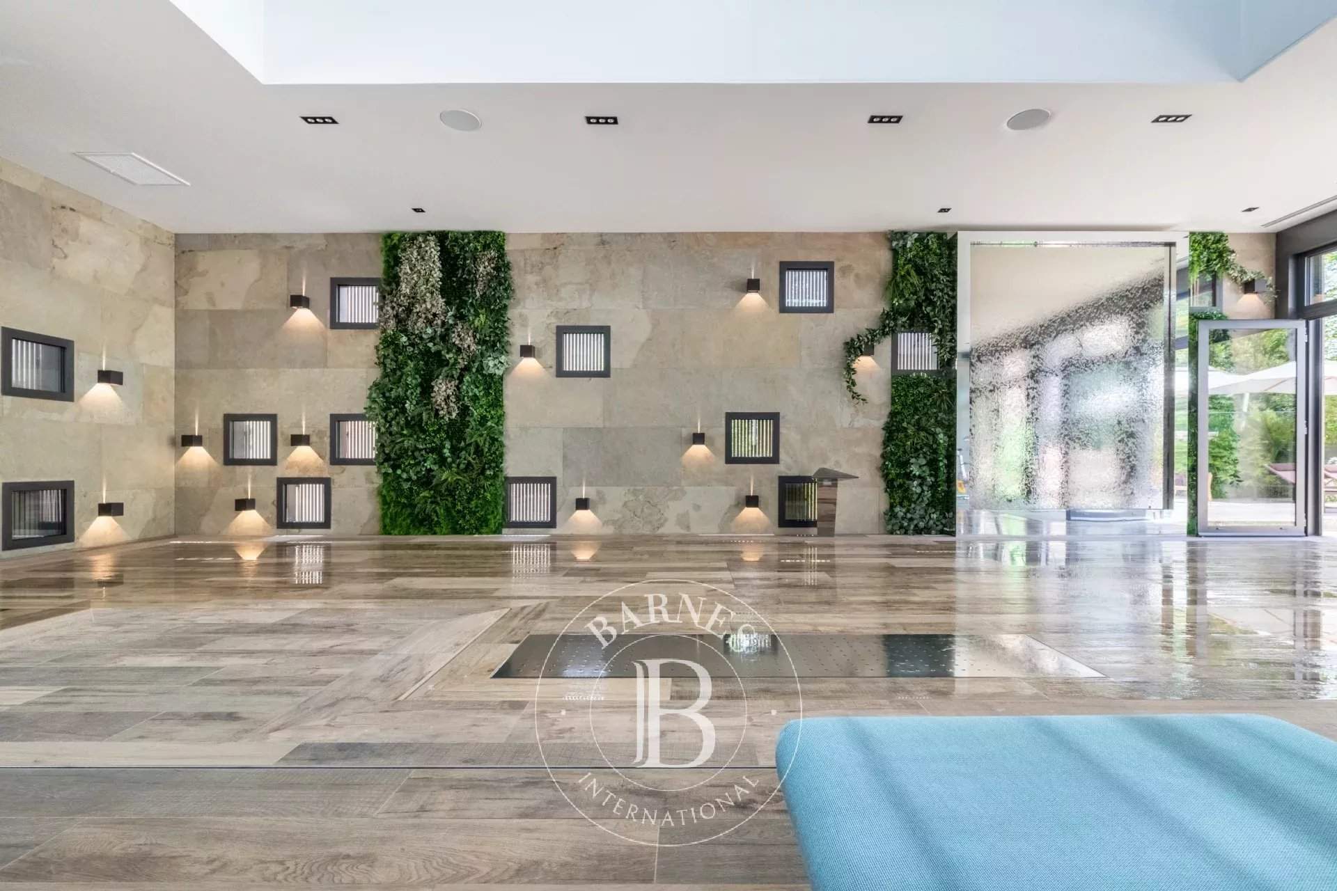 Barbizon  - Propriété 15 Pi&egrave;ces 8 Chambres - picture 3