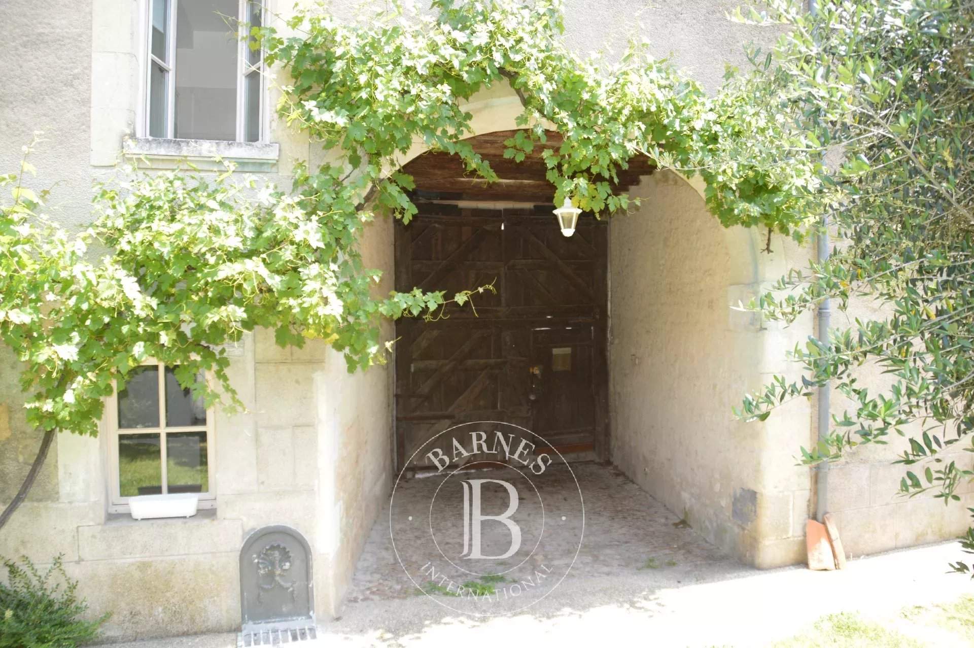 Loudun  - Mansion 5 Bedrooms - picture 8