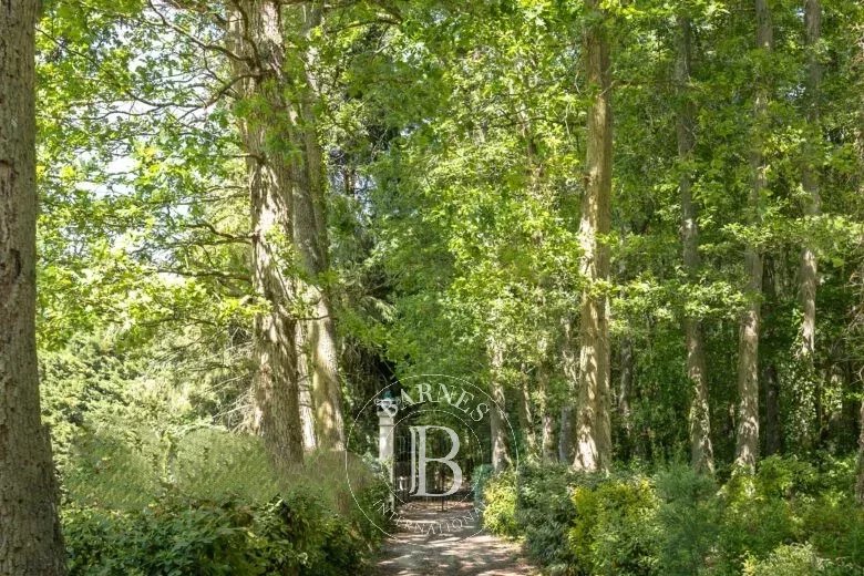 Adainville  - House 8 Bedrooms - picture 4