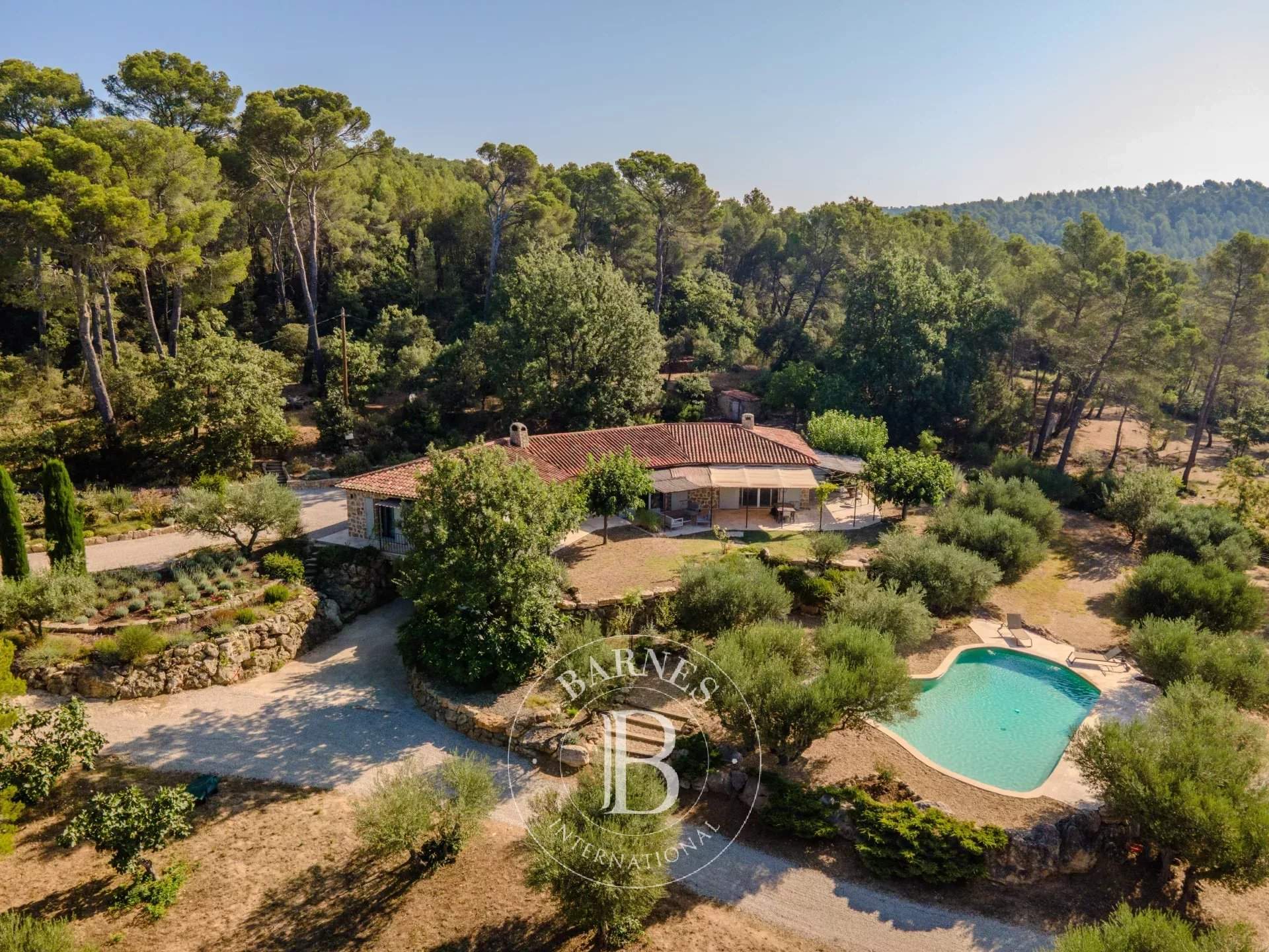 Saint-Antonin-du-Var  - Villa 7 Pi&egrave;ces 4 Chambres - picture 2